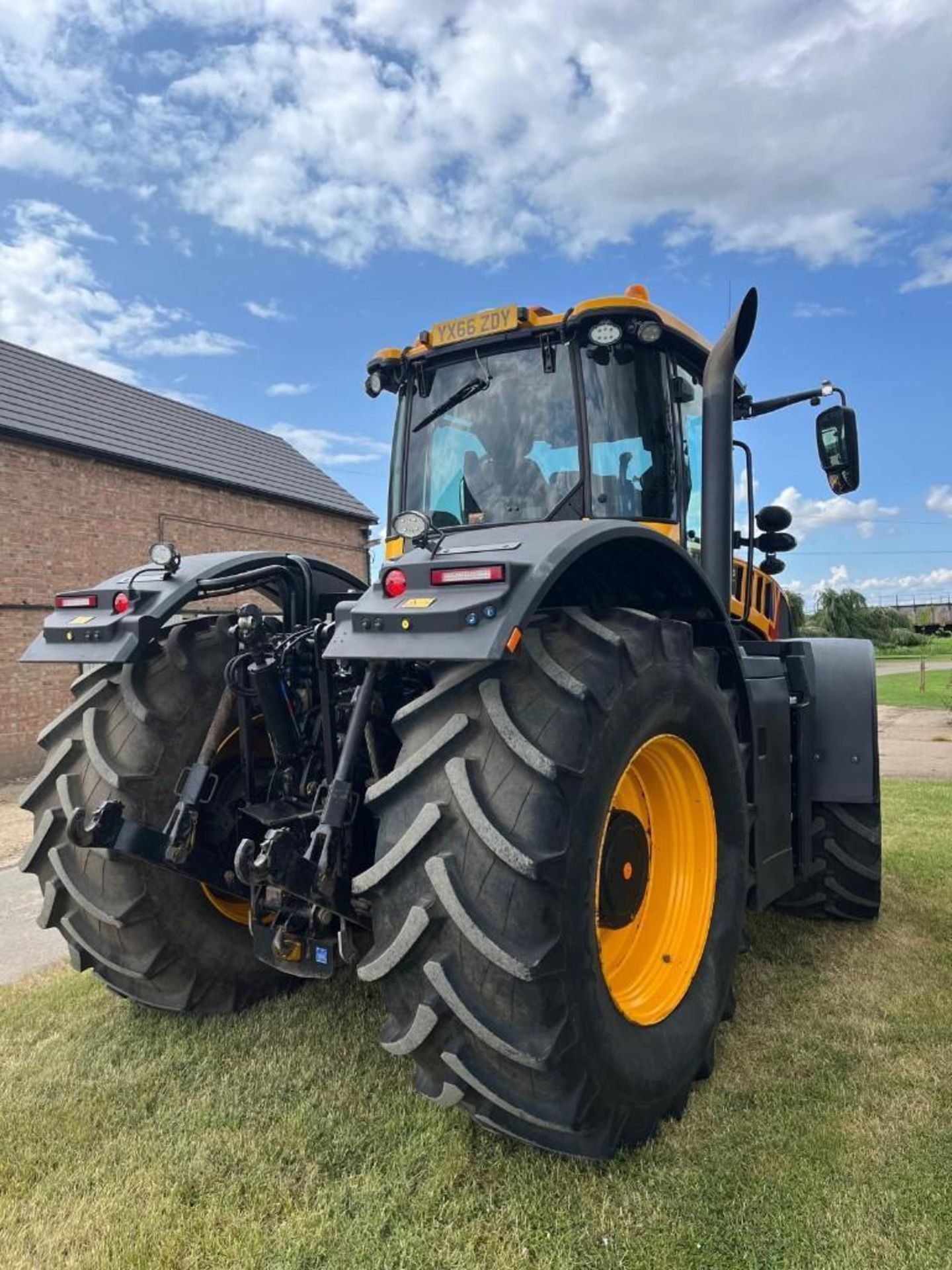 2016 JCB Fastrac 8330 - (Cambridge) - Image 5 of 13