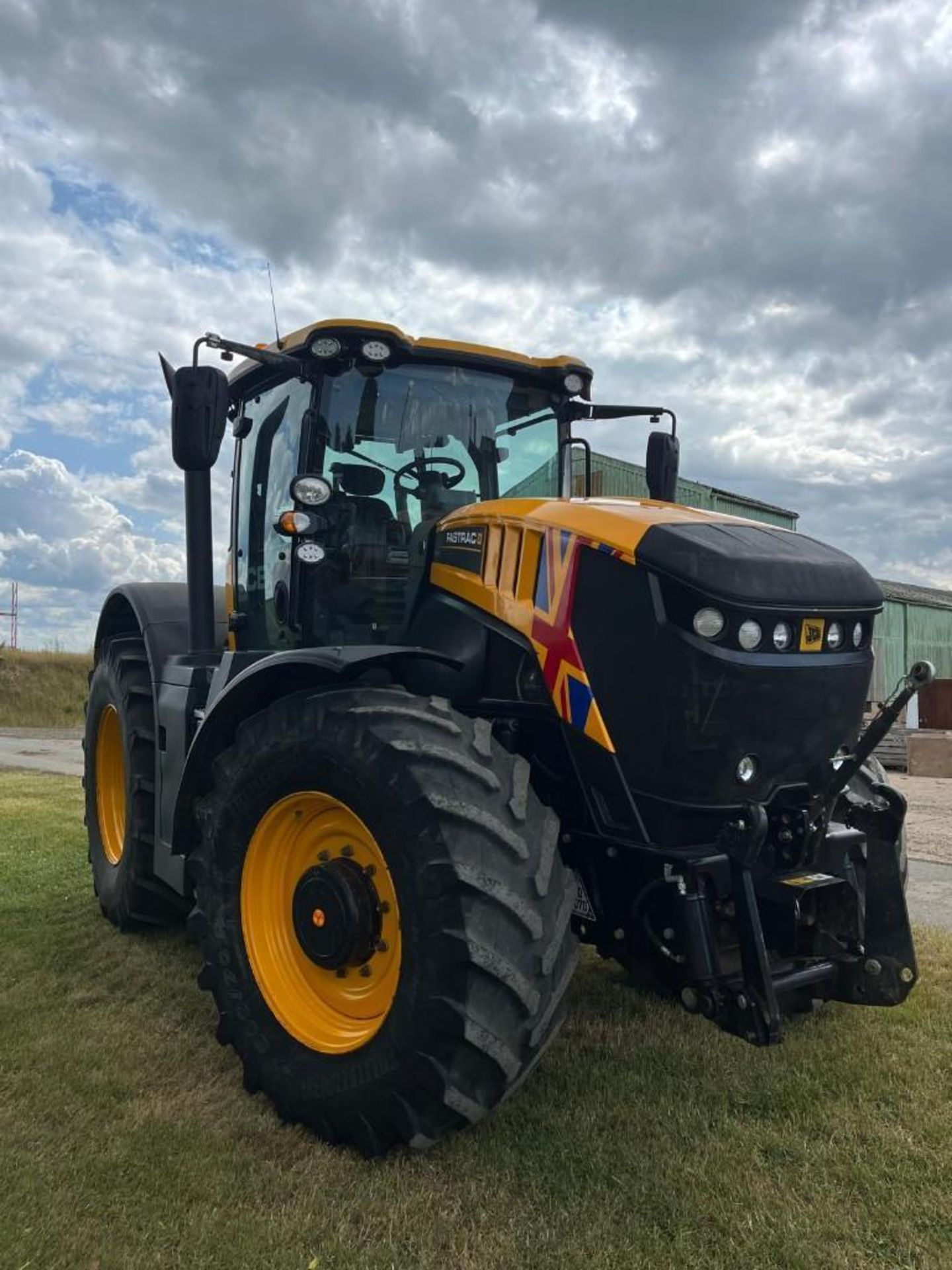 2016 JCB Fastrac 8330 - (Cambridge) - Image 6 of 13