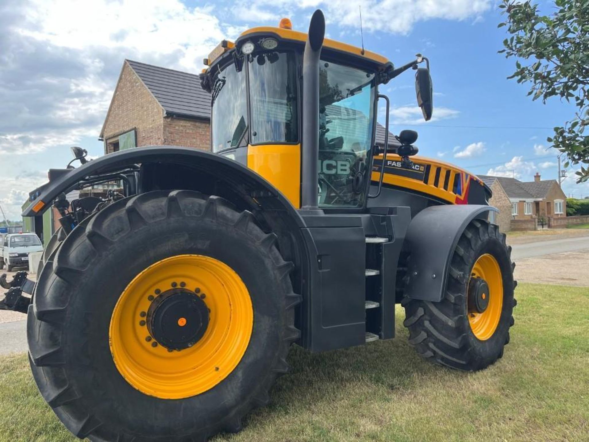 2016 JCB Fastrac 8330 - (Cambridge) - Image 3 of 13