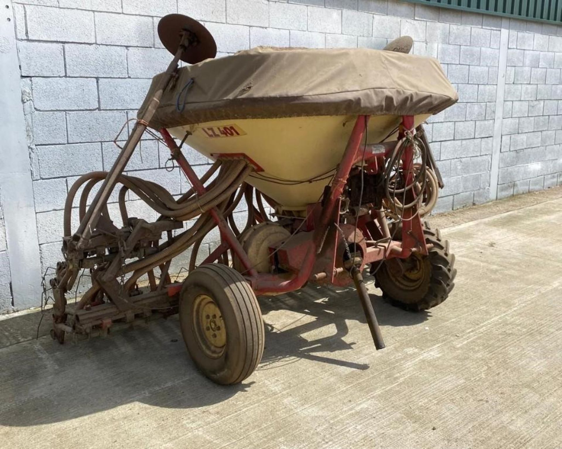 Vicon LZ401 4m Seeder - (Bedforshire) - Image 2 of 2