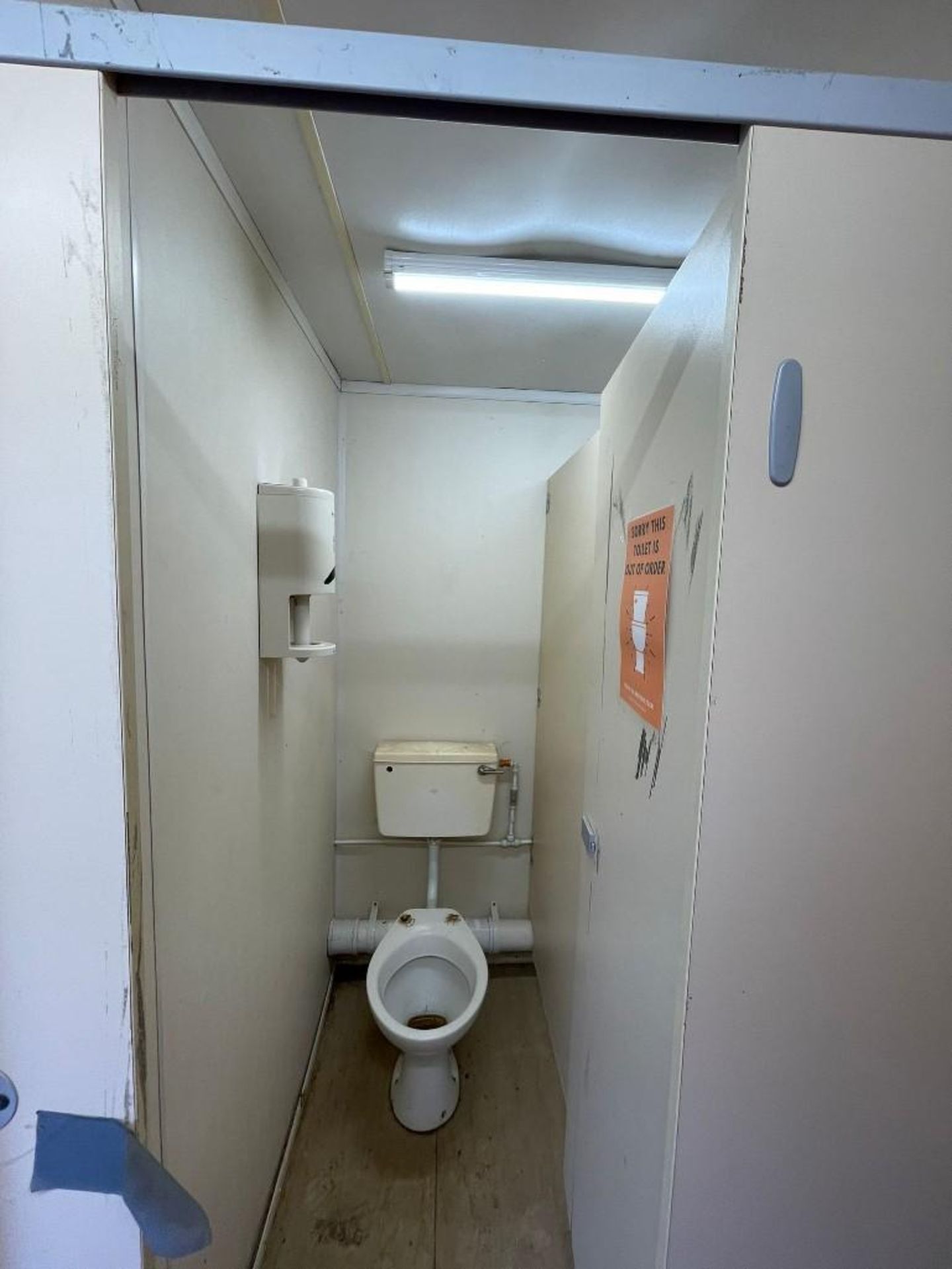 Toilet Block 24ft x 10Ft - (Cambridgeshire) - Image 3 of 7