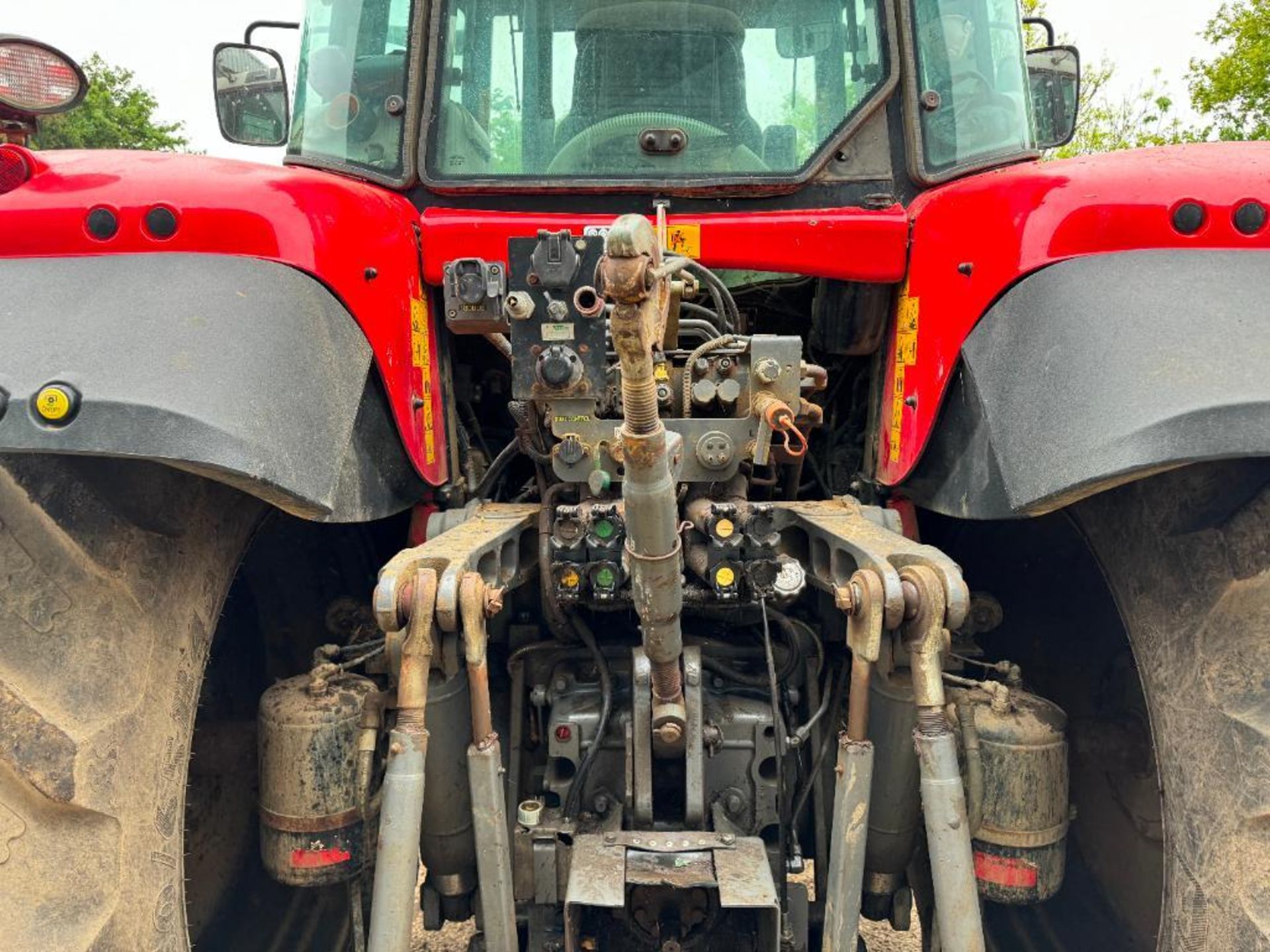 2011 Massey Ferguson 6499 Dyna 6 50kph 4wd tractor with front linkage, 2 electric and 2 manual spool - Image 6 of 18