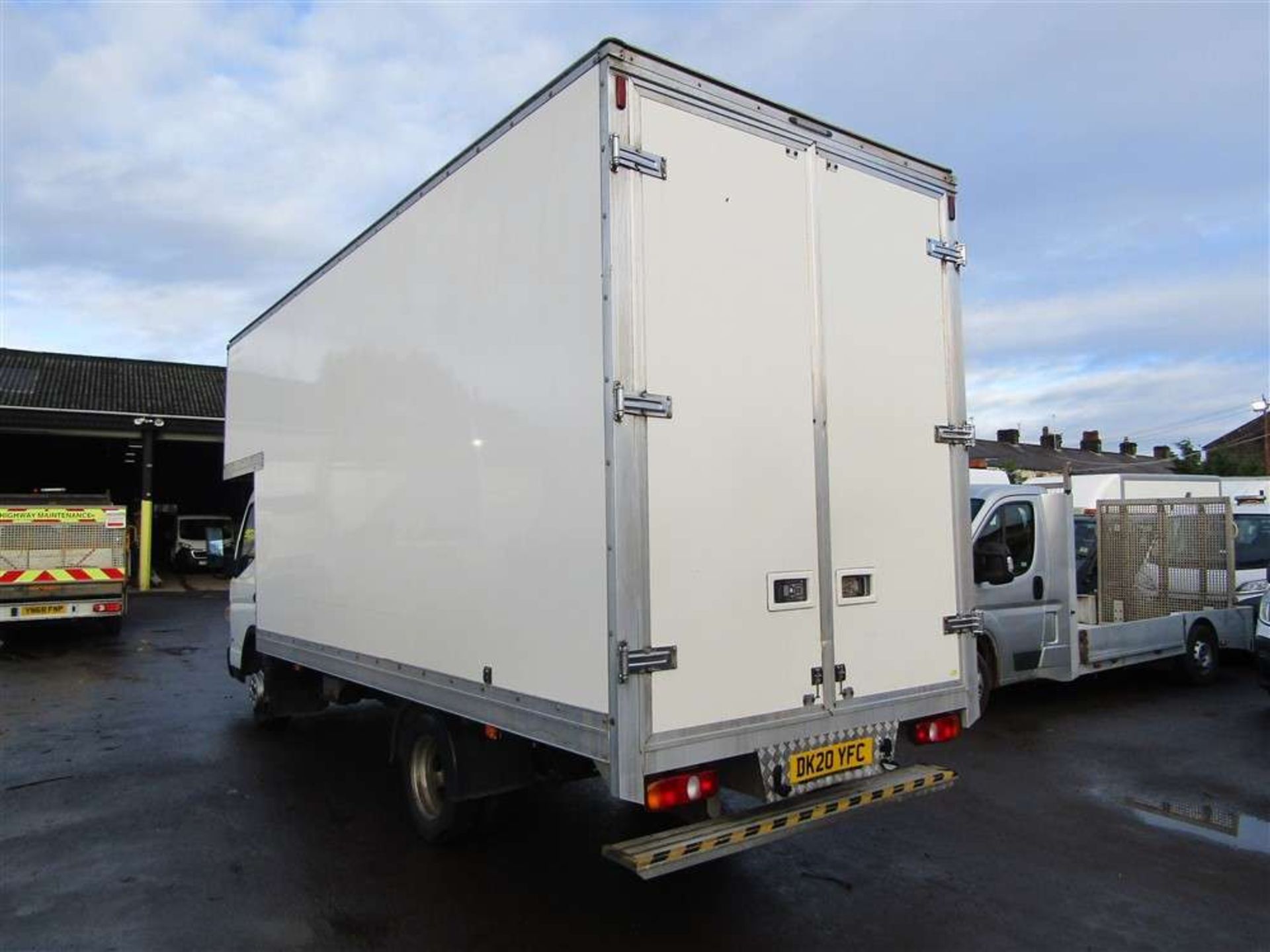 2020 20 reg Mitsubishi Fuso Canter 3C15 34 Auto Box Van - Image 2 of 7