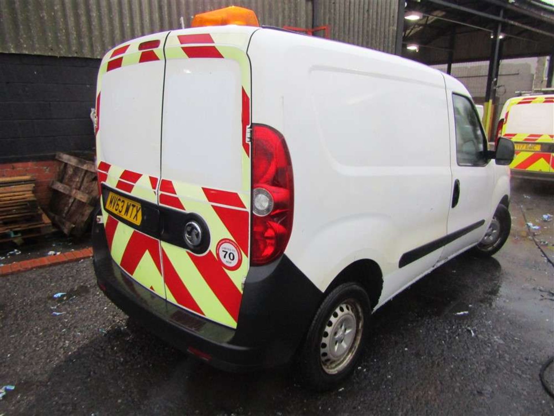 2013 63 reg Vauxhall Combo 2000 L1H1 CDTI (Runs but Oil Leaking) (Direct United Utilities Water) - Image 4 of 7