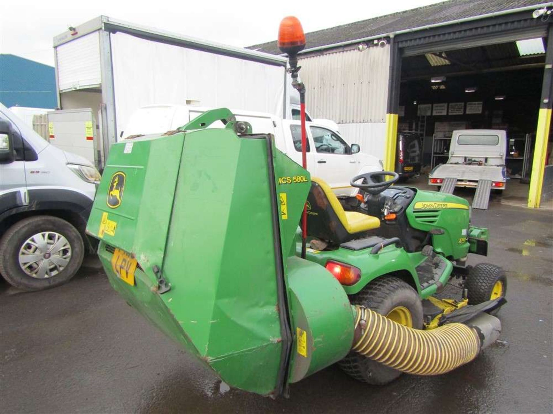 2010 10 reg John Deere X740 Ultimate Ride on Mower (Direct Council) - Image 5 of 5