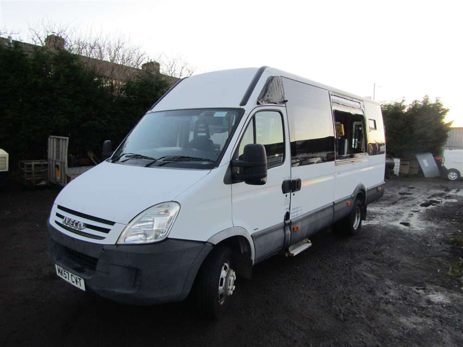 2007 57 reg Iveco Daily 50C15 LWB Welfare Bus - Image 2 of 7