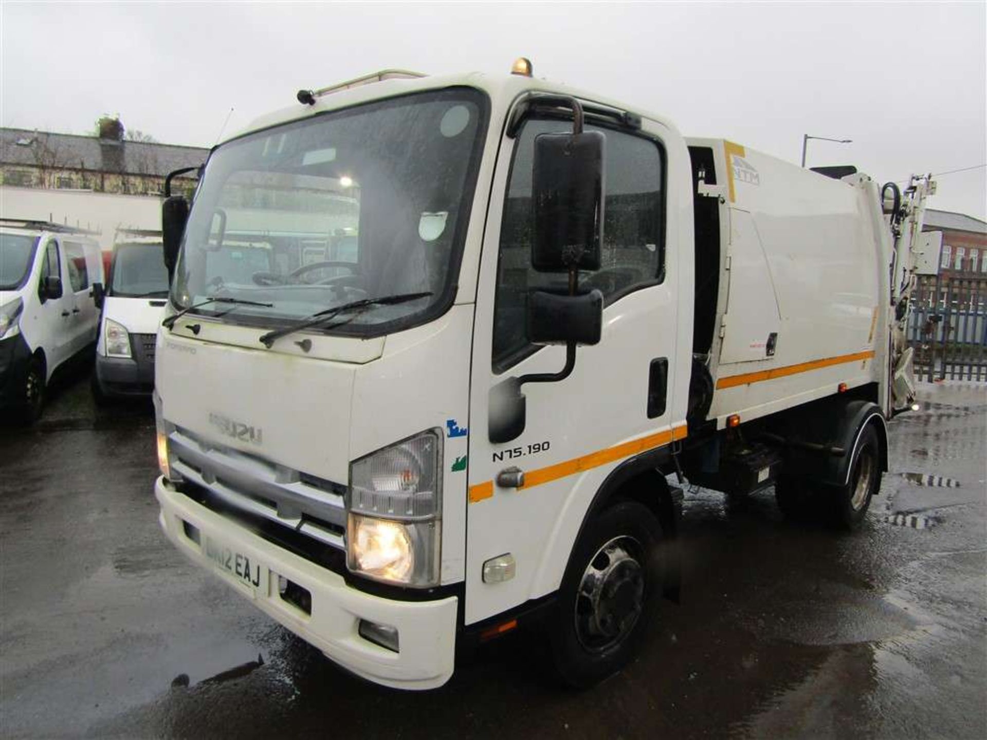 2012 12 reg Isuzu N75.190 Auto Refuse Wagon (Direct Council) - Image 2 of 6