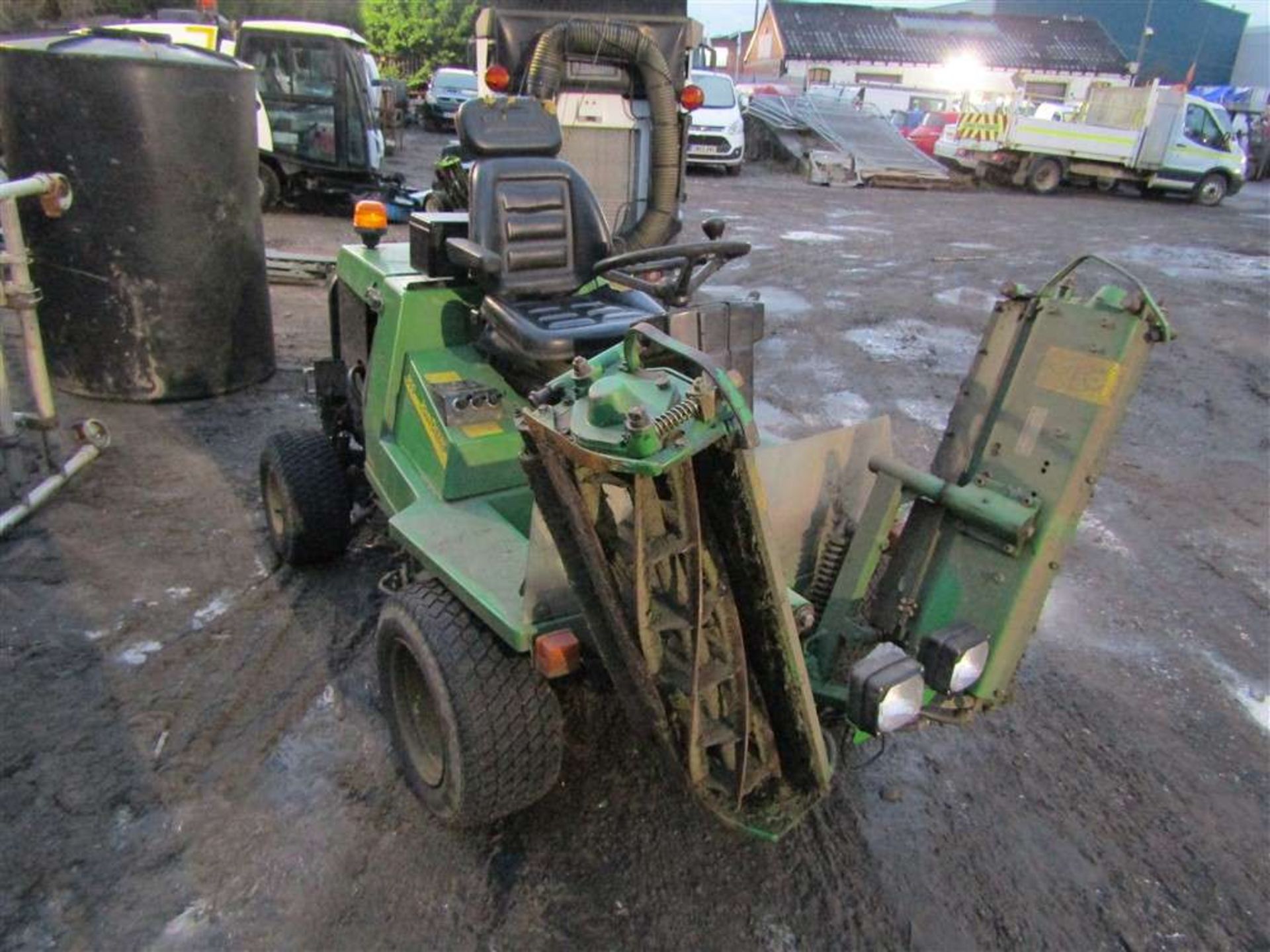 2007 07 John Deere Ride on Mower (Direct Council)