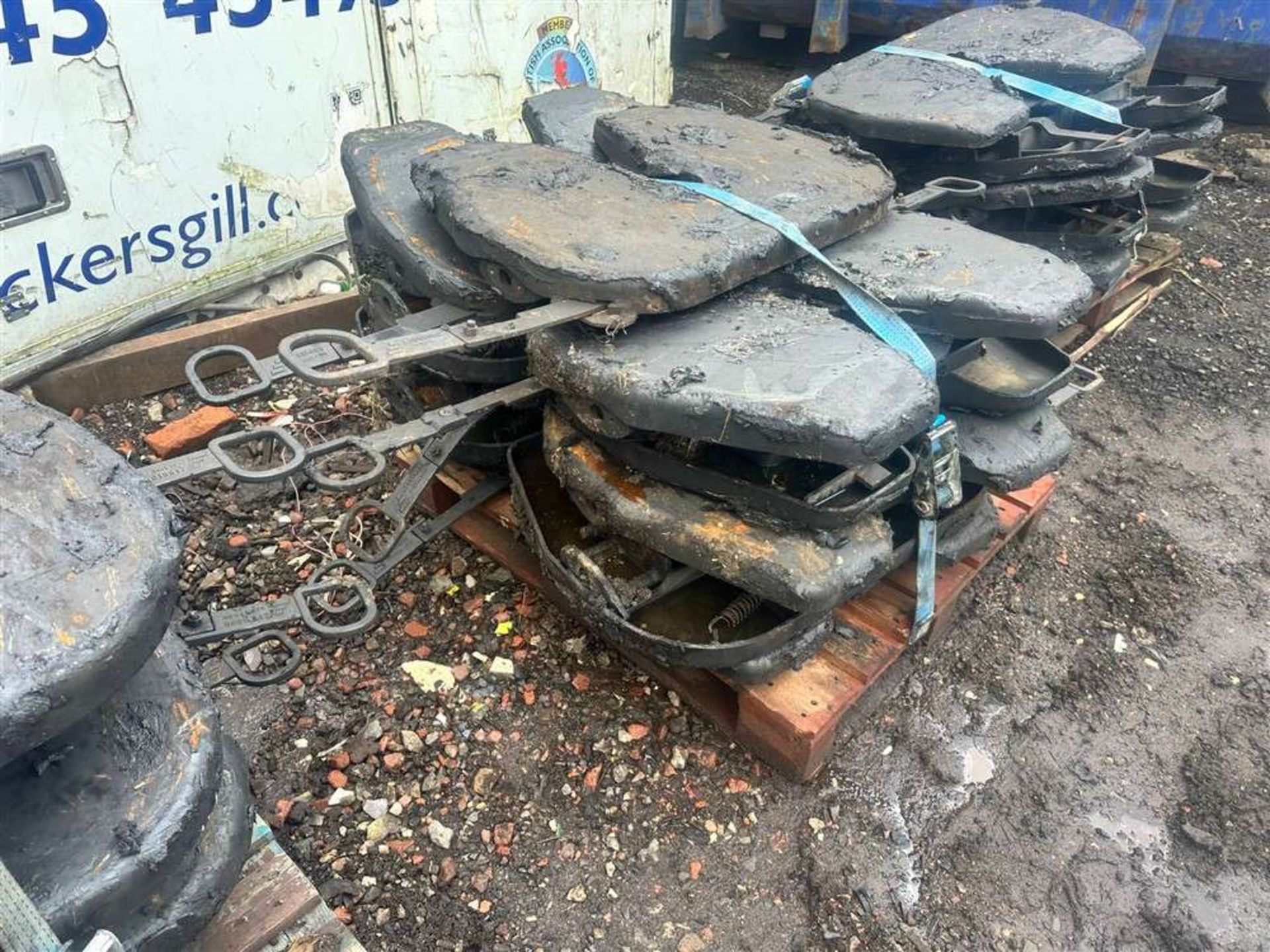 3 x Pallets of 5th Wheels (Sold on Site - Location Blackburn) - Image 3 of 4