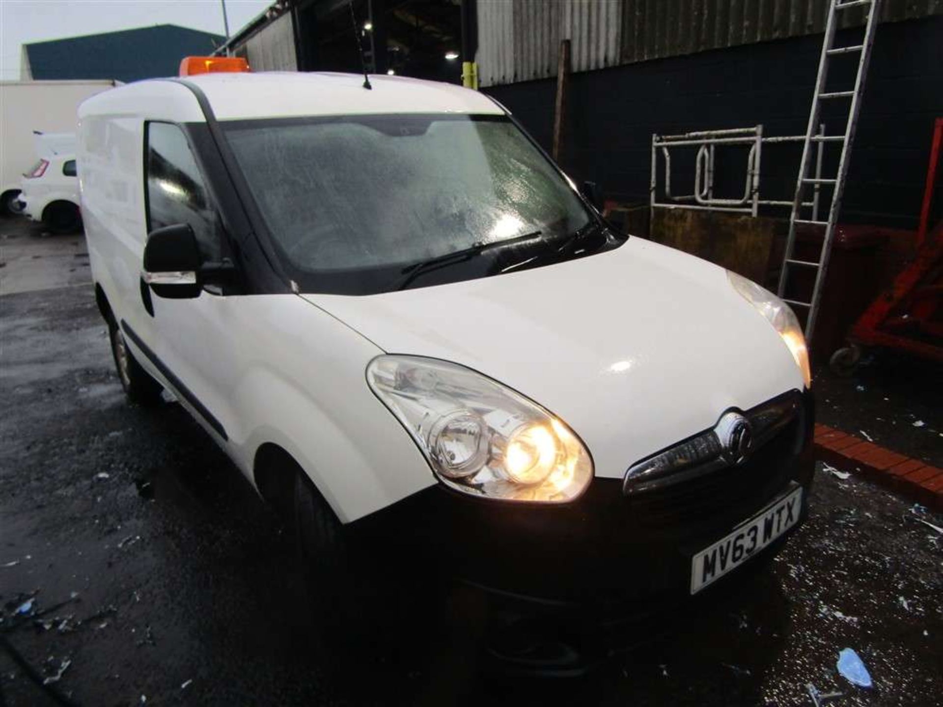 2013 63 reg Vauxhall Combo 2000 L1H1 CDTI (Runs but Oil Leaking) (Direct United Utilities Water)