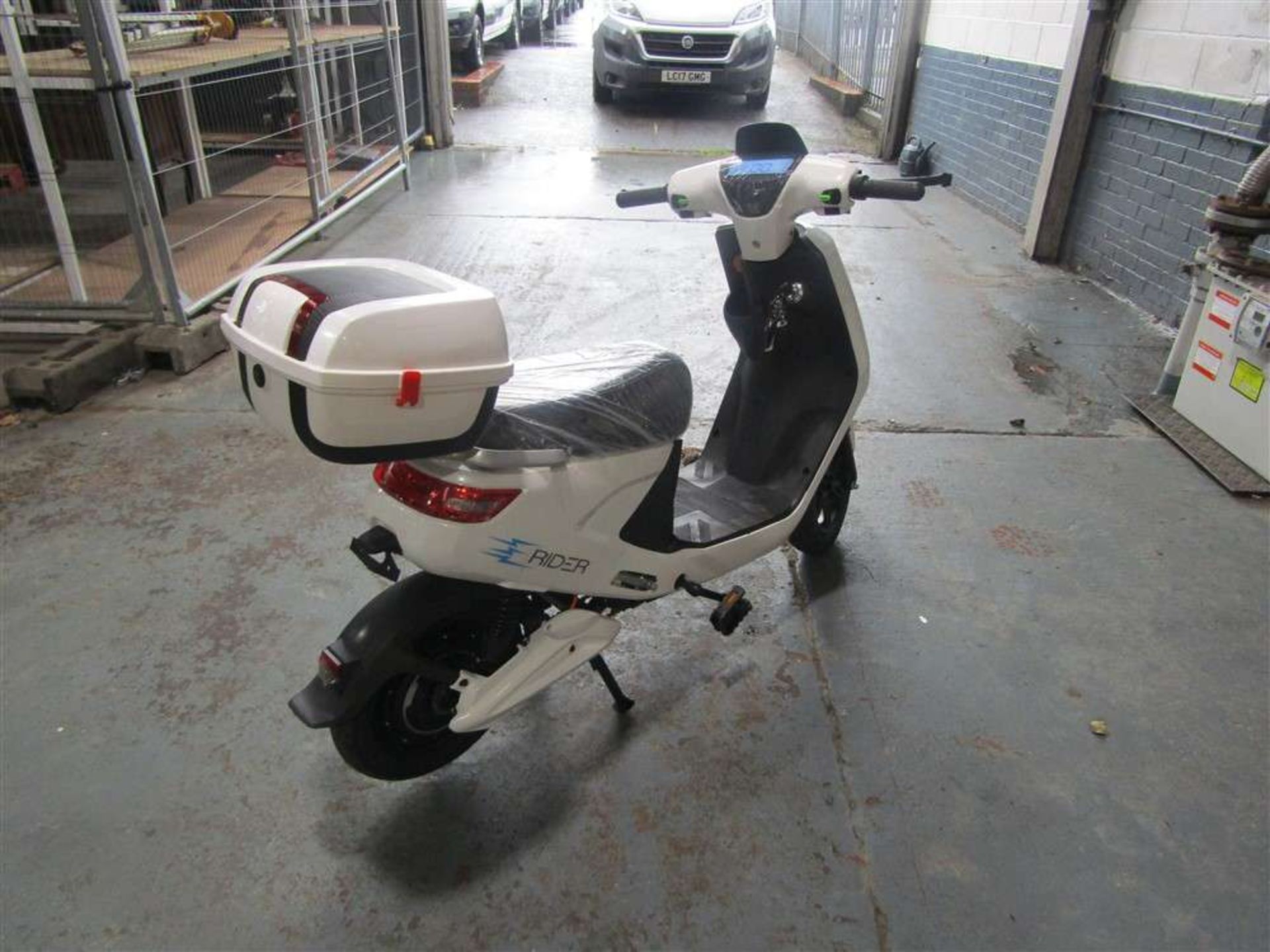 Erider 18 Electric Cycle 250W - Image 3 of 5