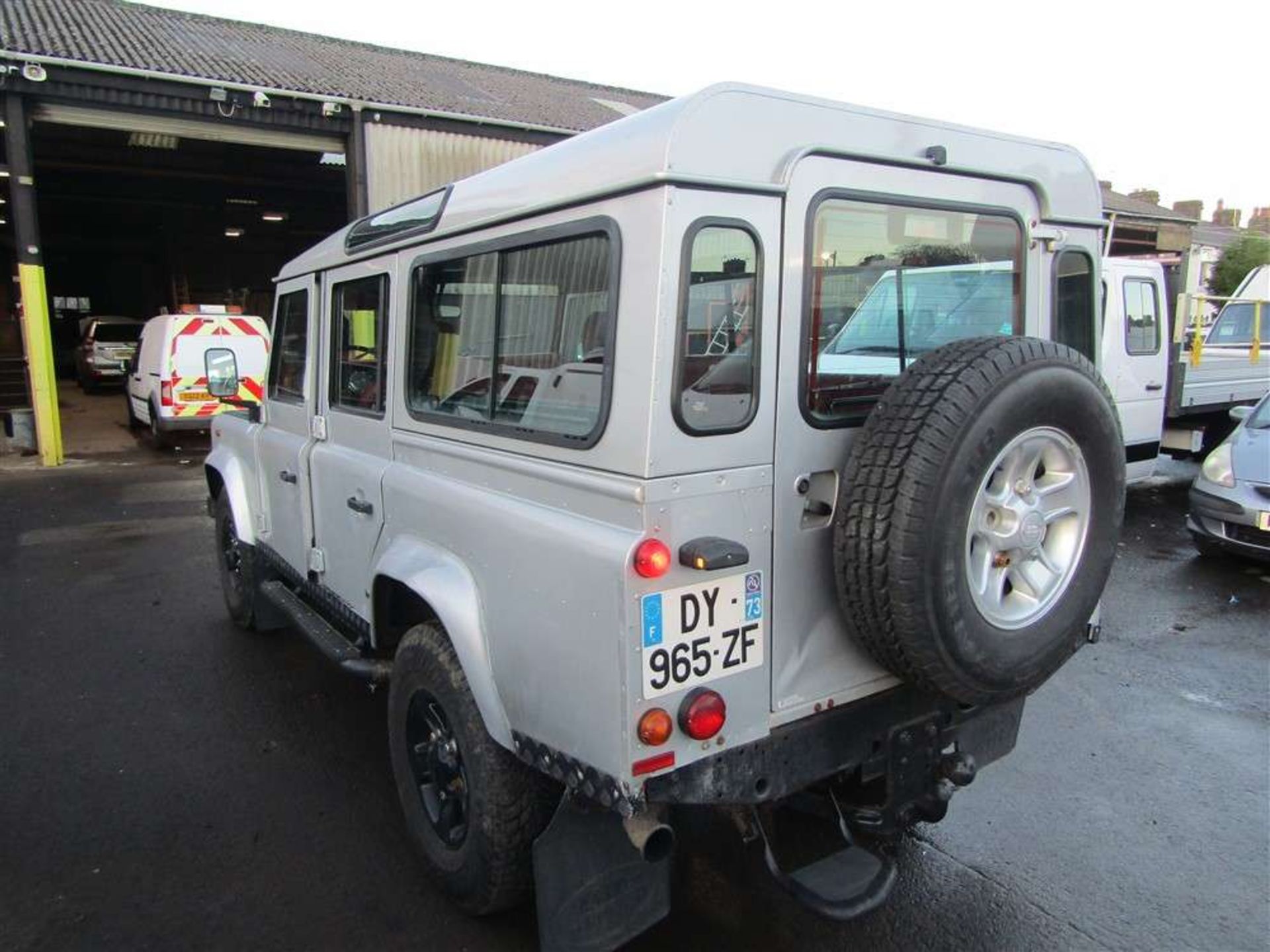 2005 (French Registered) Landrover Defender TD5 110 - Image 3 of 8