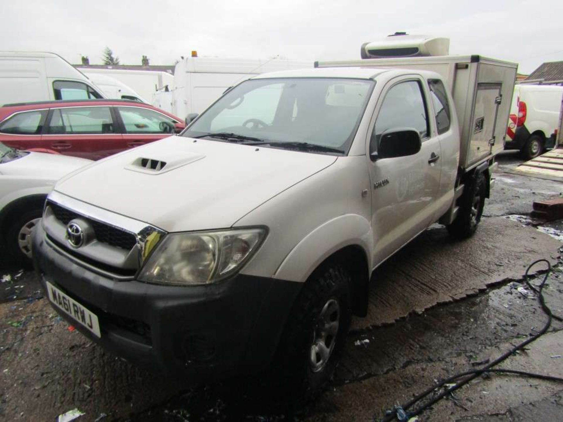 2011 61 reg Toyota Hilux HL2 D-4D 4x4 ECB (Direct United Utilities Water) - Image 2 of 7