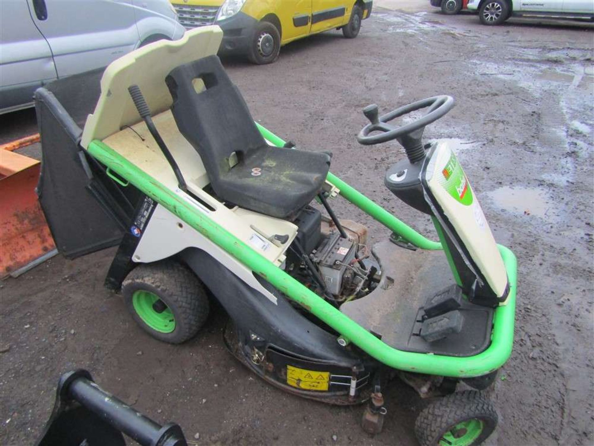 Etesia Bahia MKHE2 Ride On Mower (Direct Council) - Image 2 of 2