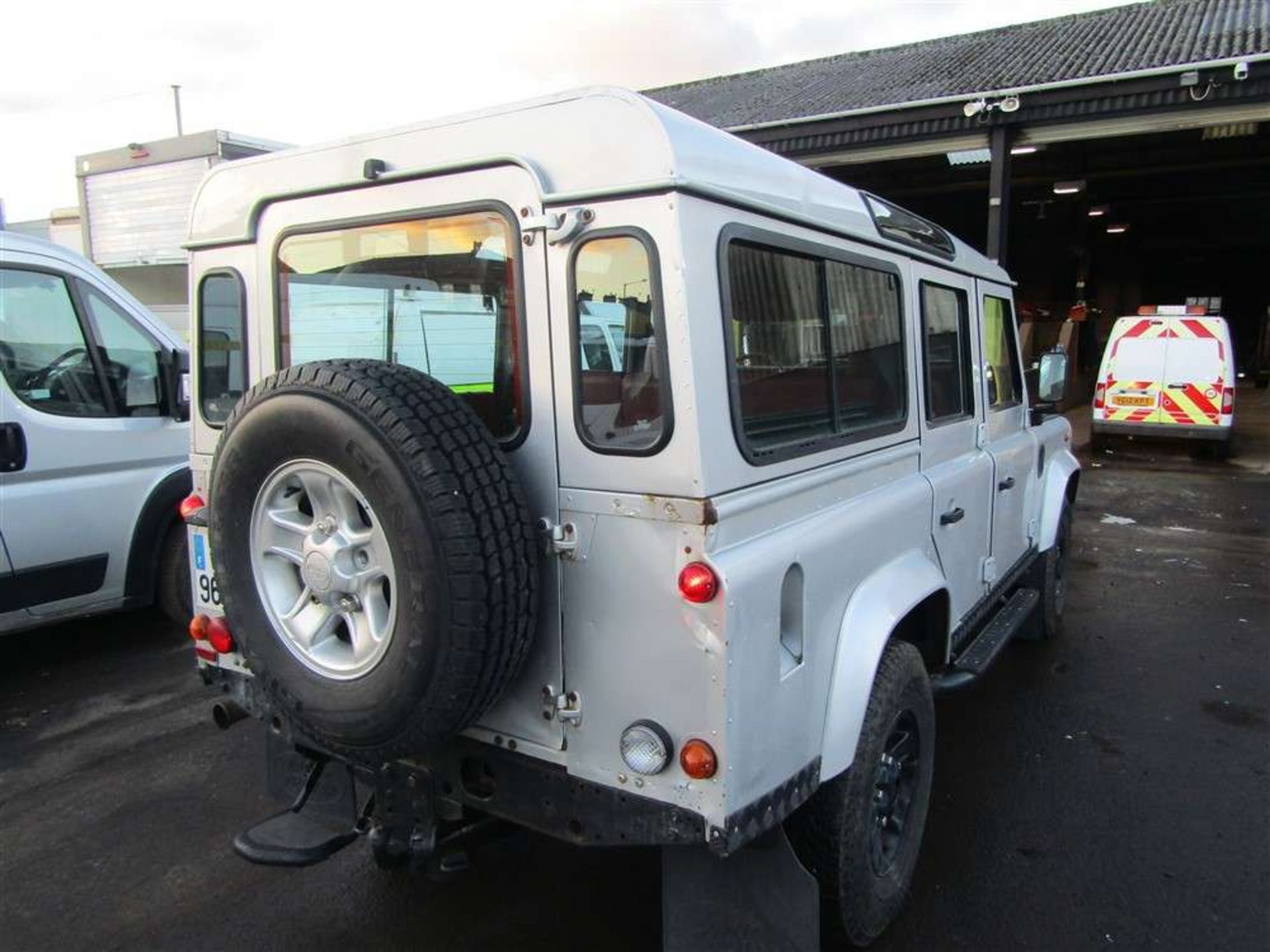 2005 (French Registered) Landrover Defender TD5 110 - Image 4 of 8