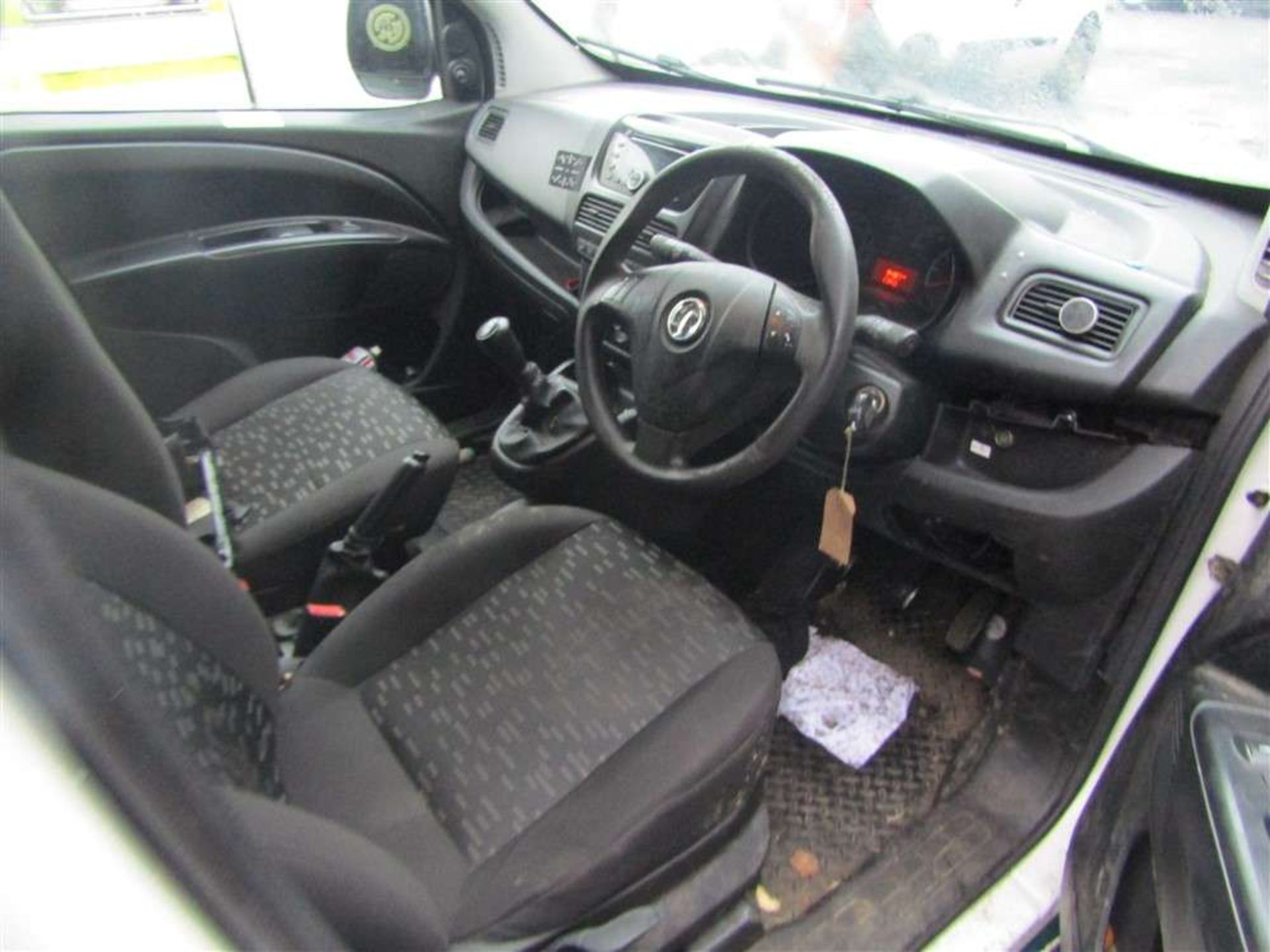 2013 63 reg Vauxhall Combo 2300 L1H1 CDTI (Runs and Drives But Wont Rev) (Direct UU Water) - Image 6 of 7