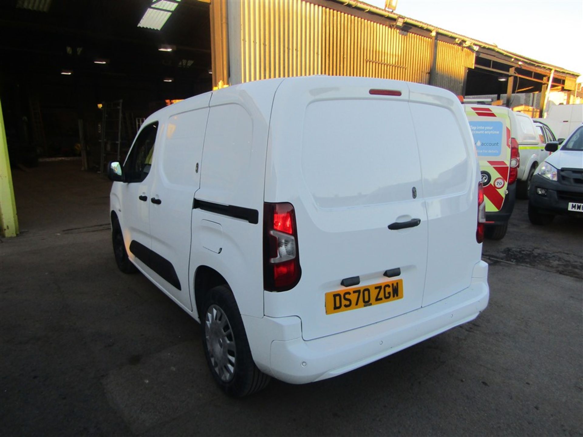 2020 70 reg Vauxhall Combo 2300 Sportive S/S - Image 10 of 14