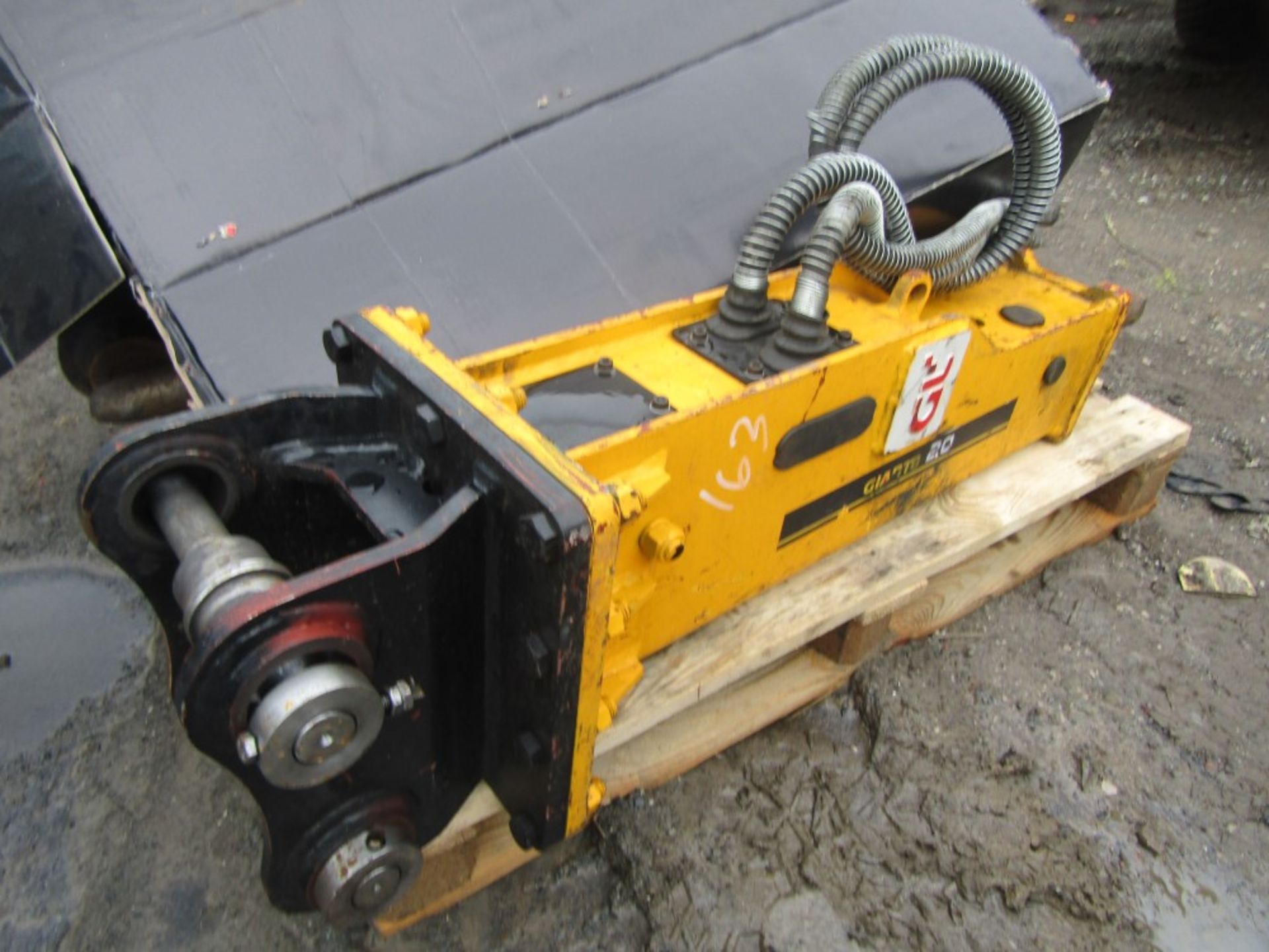 Giant GT 20 Hydraulic Breaker to suit 3T Digger