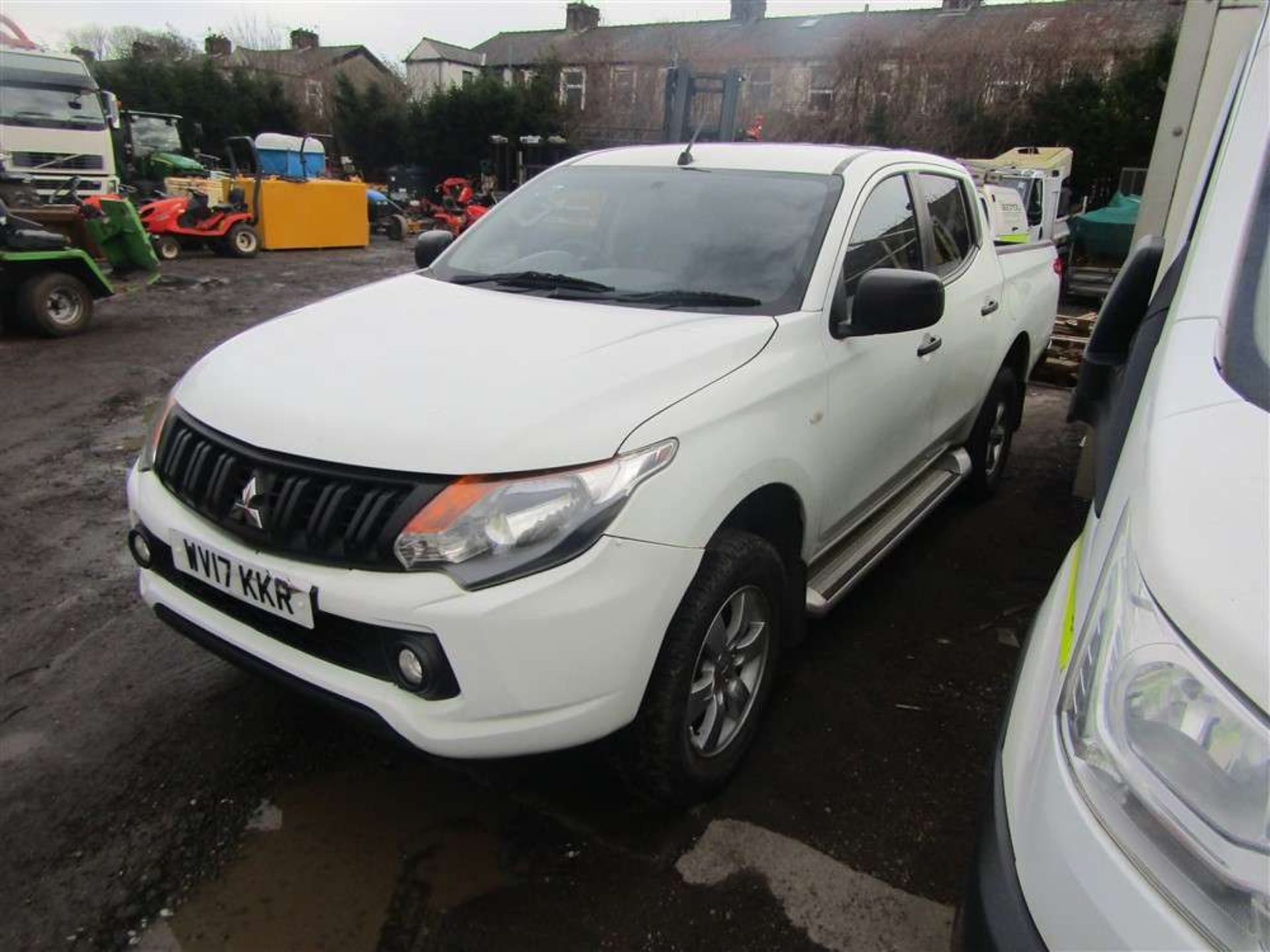 2017 17 reg Mitsubishi L200 4Life DI-D - Image 2 of 6