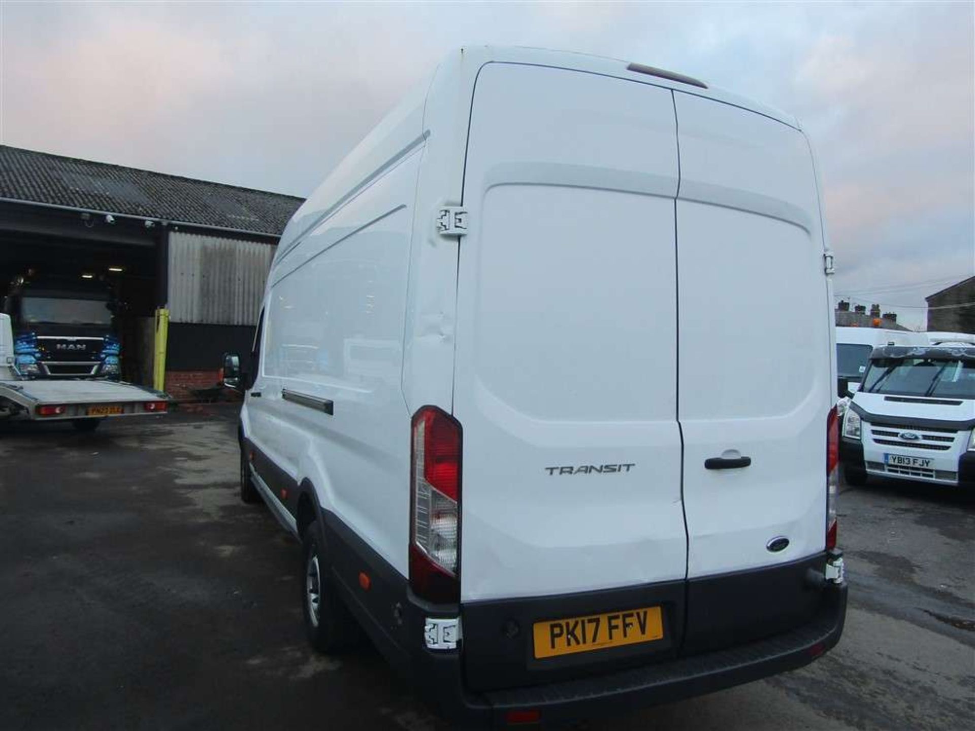 2017 17 reg Ford Transit 350 L4 H3 Jumbo RWD - Image 4 of 8