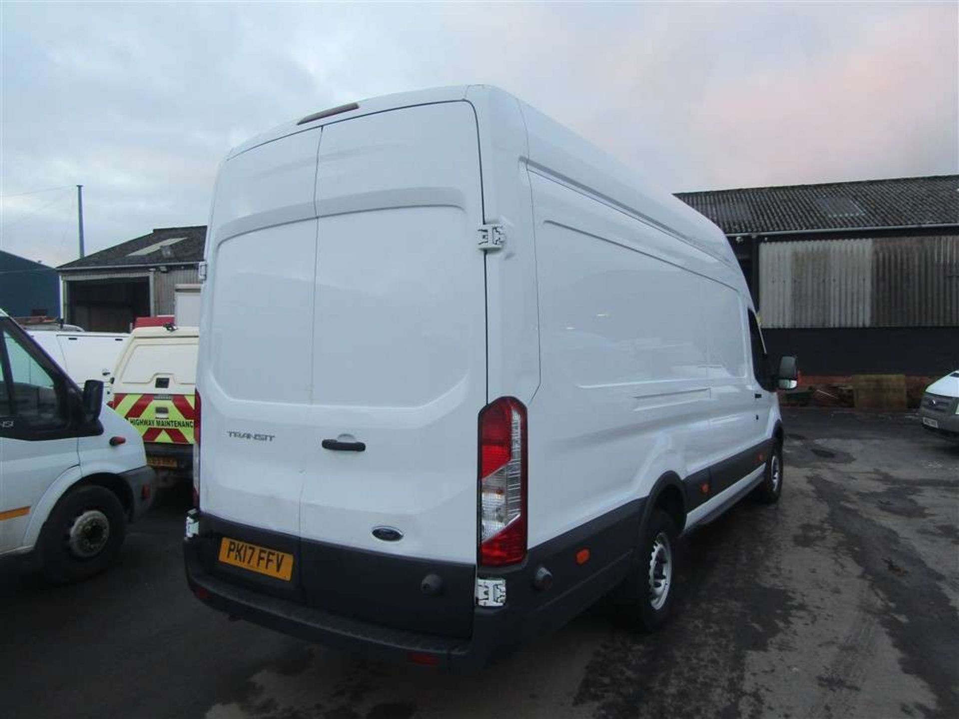 2017 17 reg Ford Transit 350 L4 H3 Jumbo RWD - Image 3 of 8