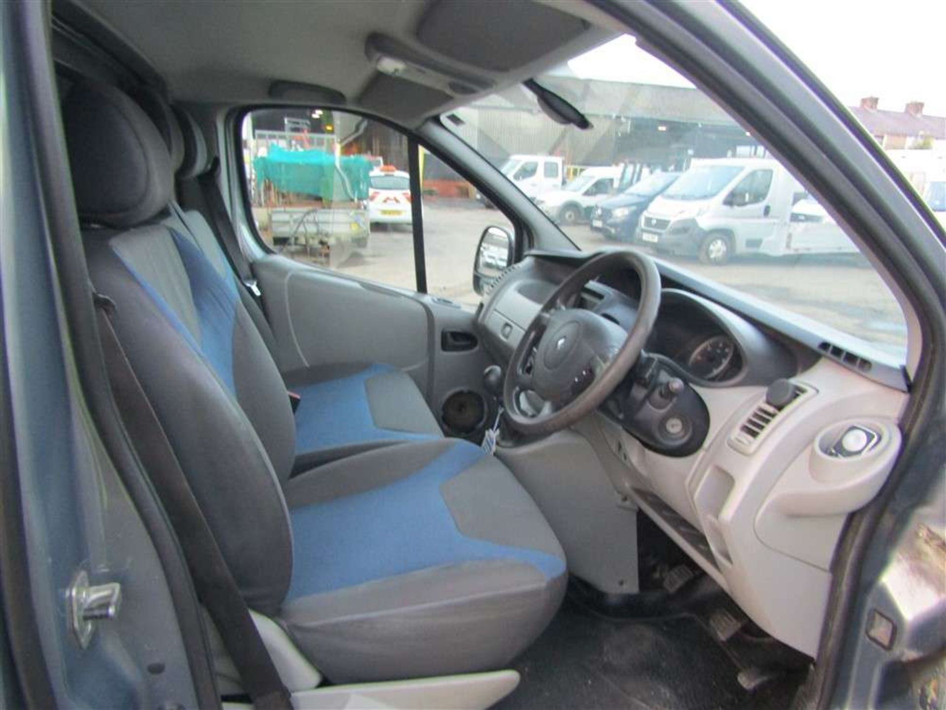 2014 14 reg Renault Trafic LL29 Sport DCI - Image 5 of 7