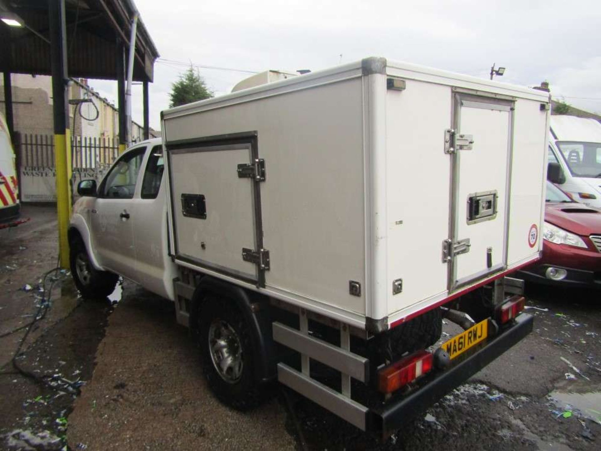 2011 61 reg Toyota Hilux HL2 D-4D 4x4 ECB (Direct United Utilities Water) - Image 3 of 7