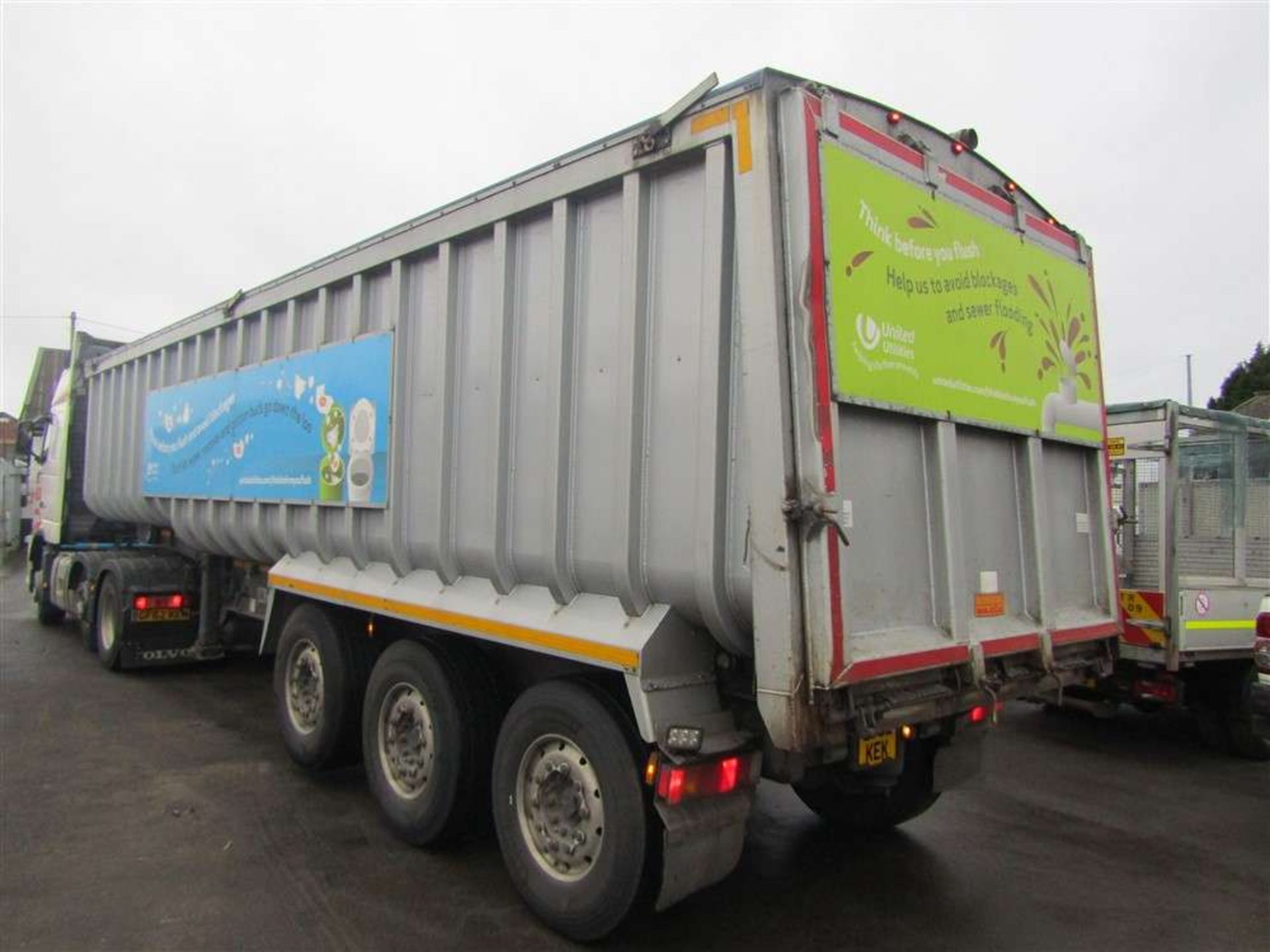 2012 Wilcox Tri Axle Bulk Tipping Trailer c/w Easy Sheet (Direct United Utilities Water ) - Image 4 of 10