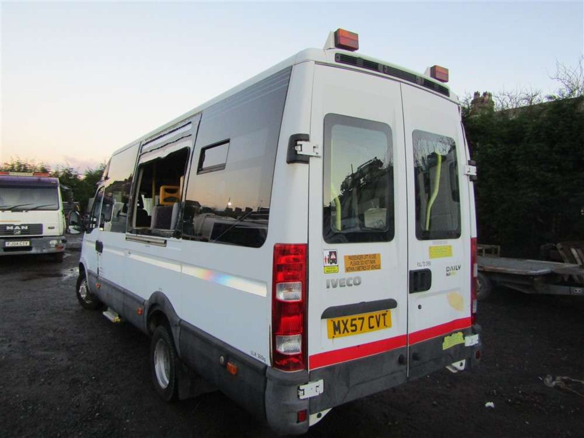 2007 57 reg Iveco Daily 50C15 LWB Welfare Bus - Image 3 of 7