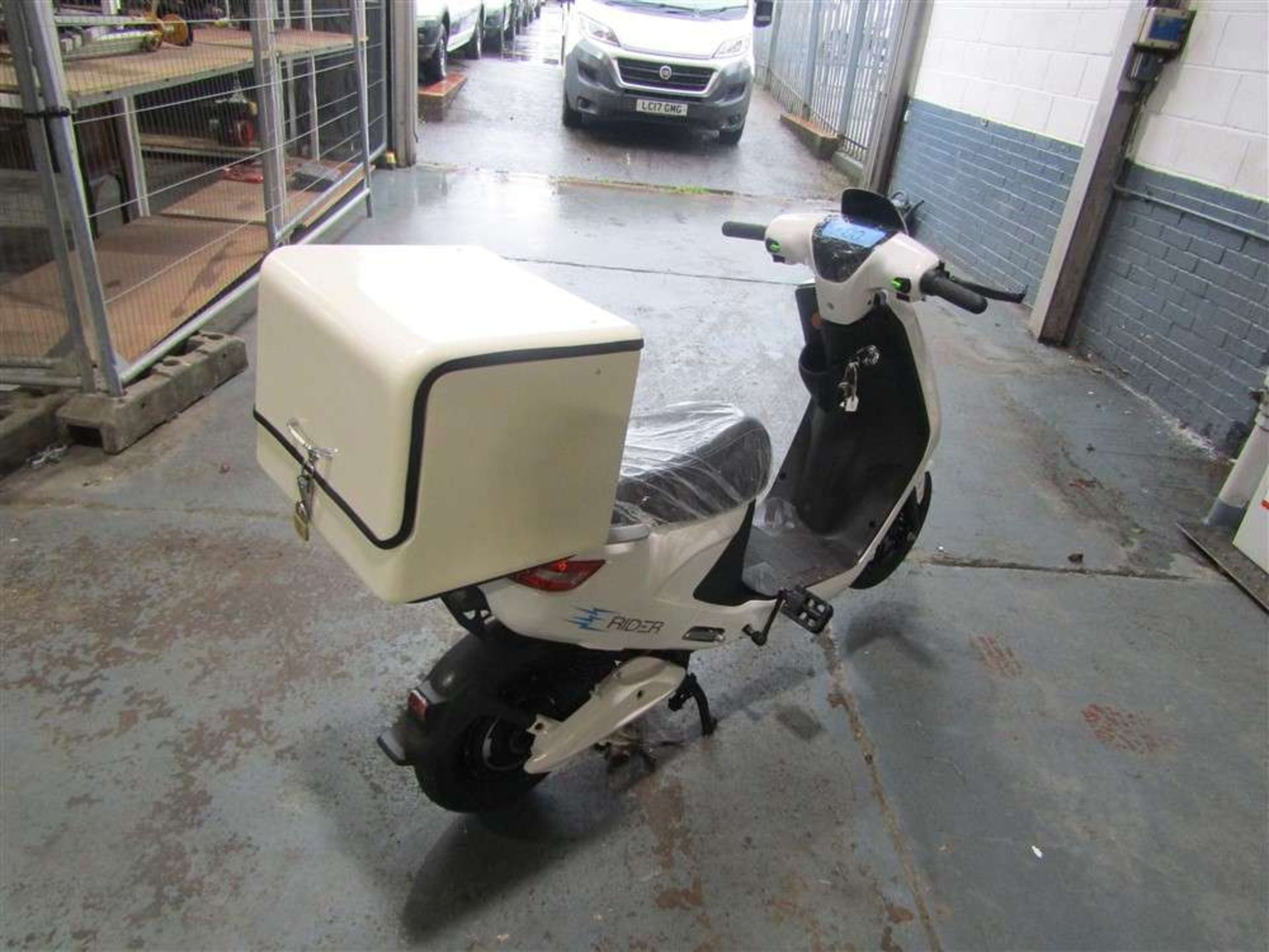 Erider 18 Electric Cycle 250W - Image 4 of 5