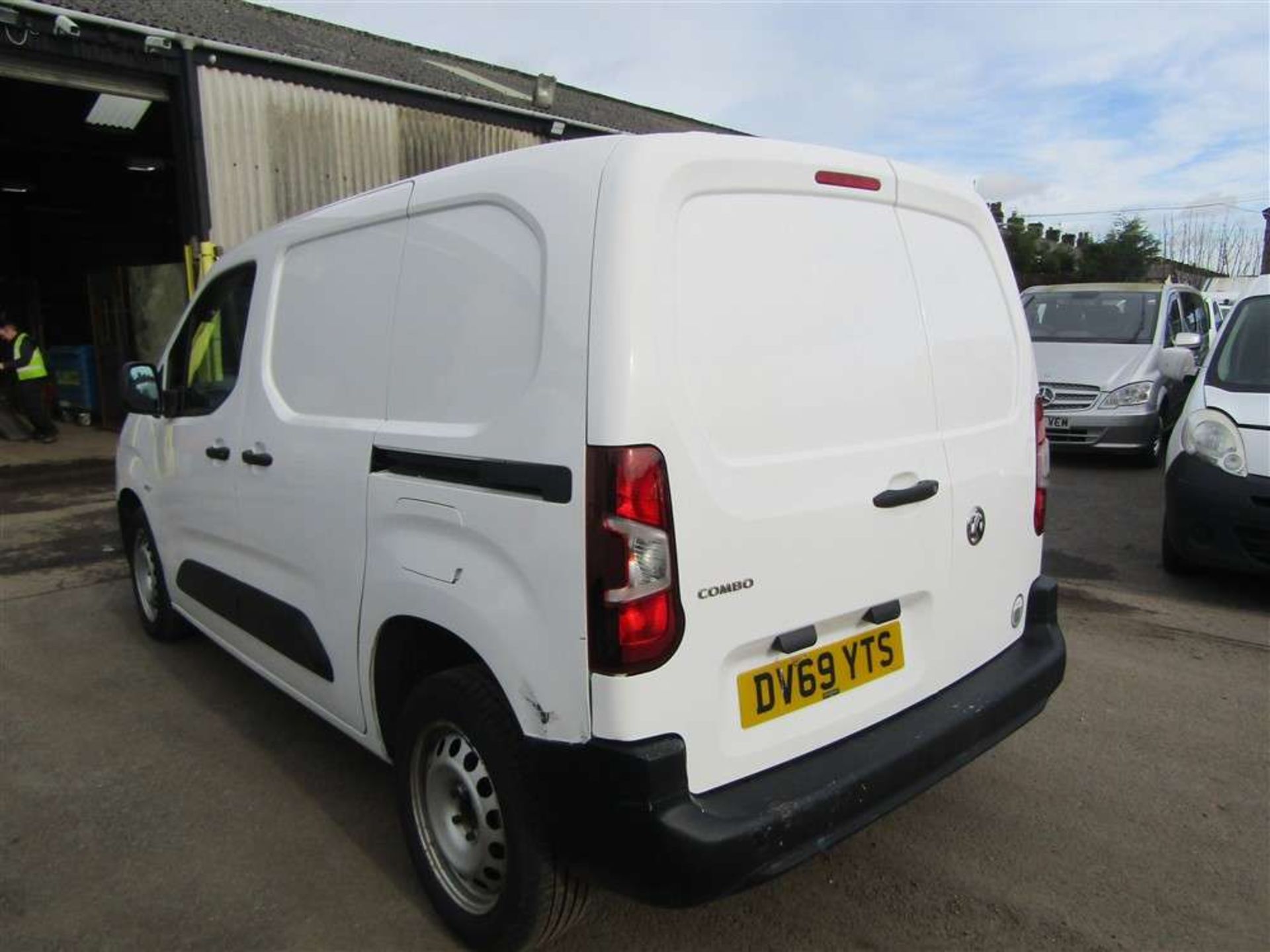 2019 69 reg Vauxhall Combo 2300 Edition S/S - Image 3 of 7