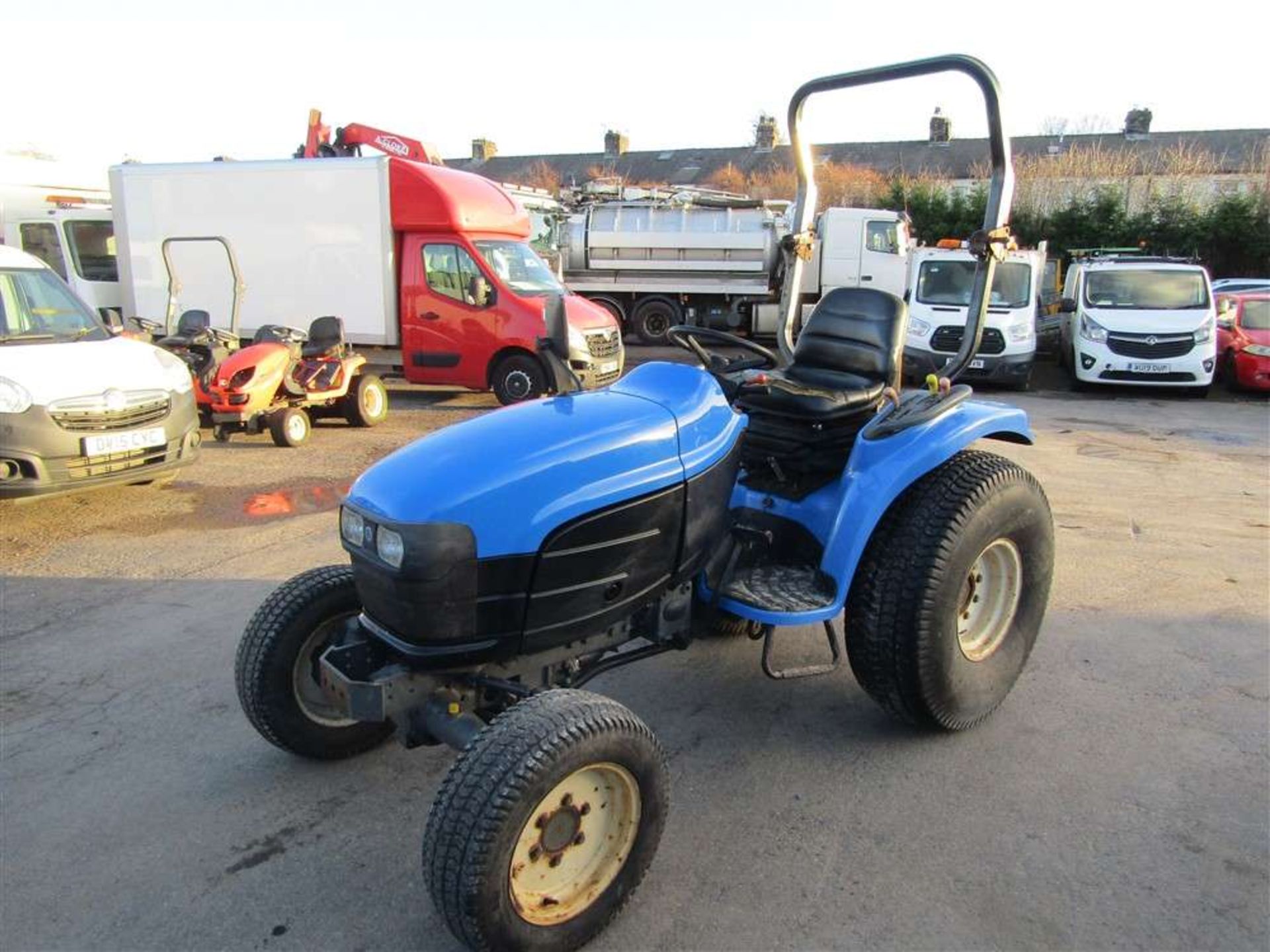 2001 X reg New Holland Agric Tractor 2 Axle Rigid Body - Image 2 of 5