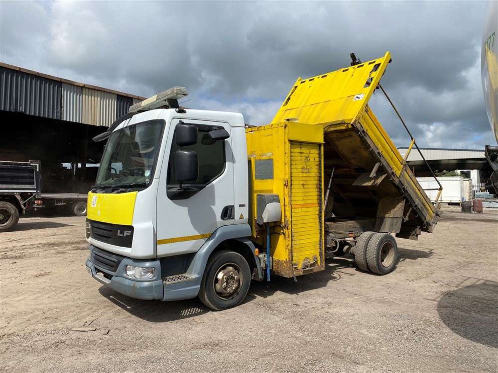 2012 12 reg DAF LF 45.160 7.5t Dropside Tipper with Tar Chutes (Sold On Site - Liverpool) - Image 2 of 10