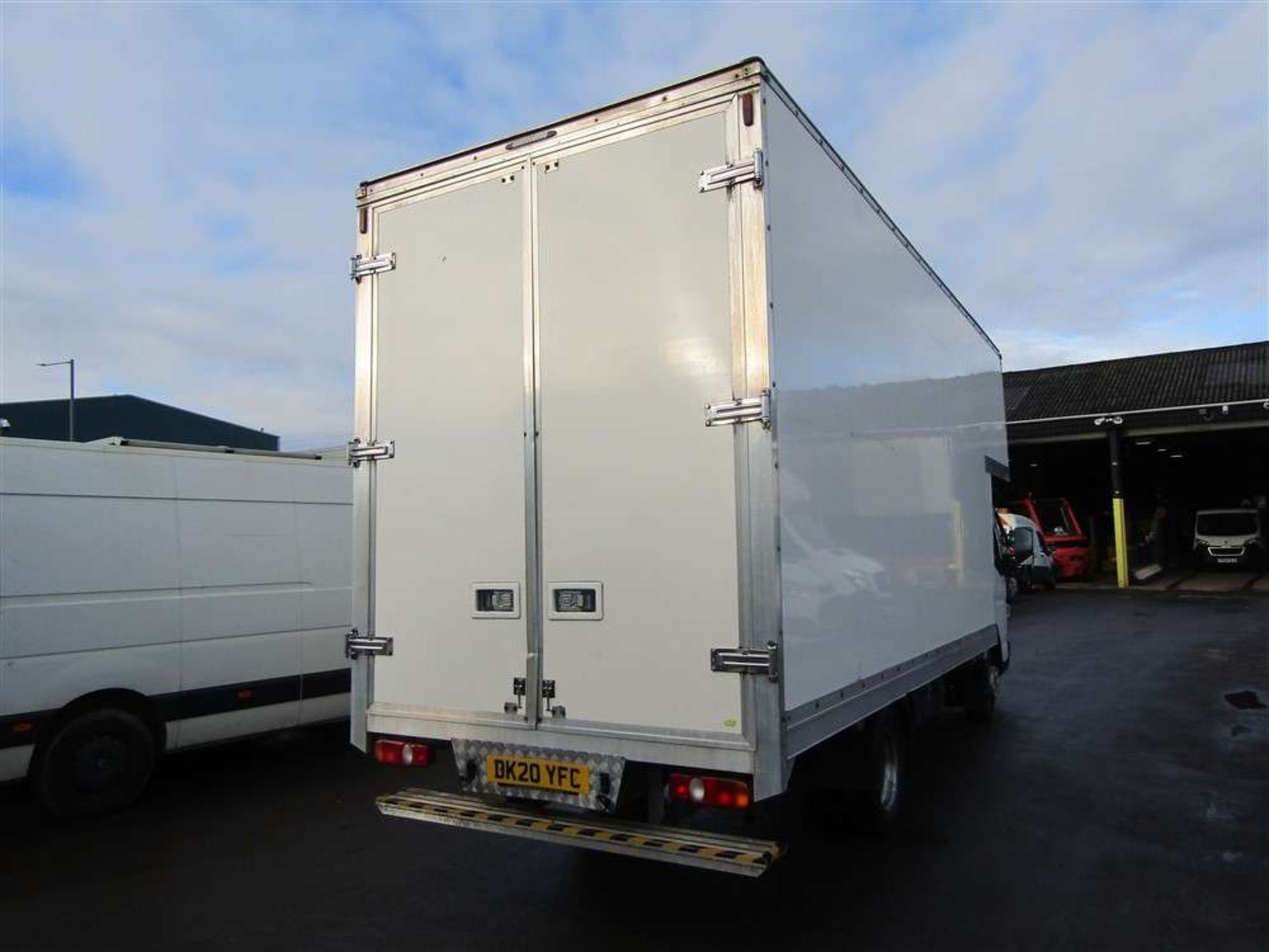 2020 20 reg Mitsubishi Fuso Canter 3C15 34 Auto Box Van - Image 3 of 7