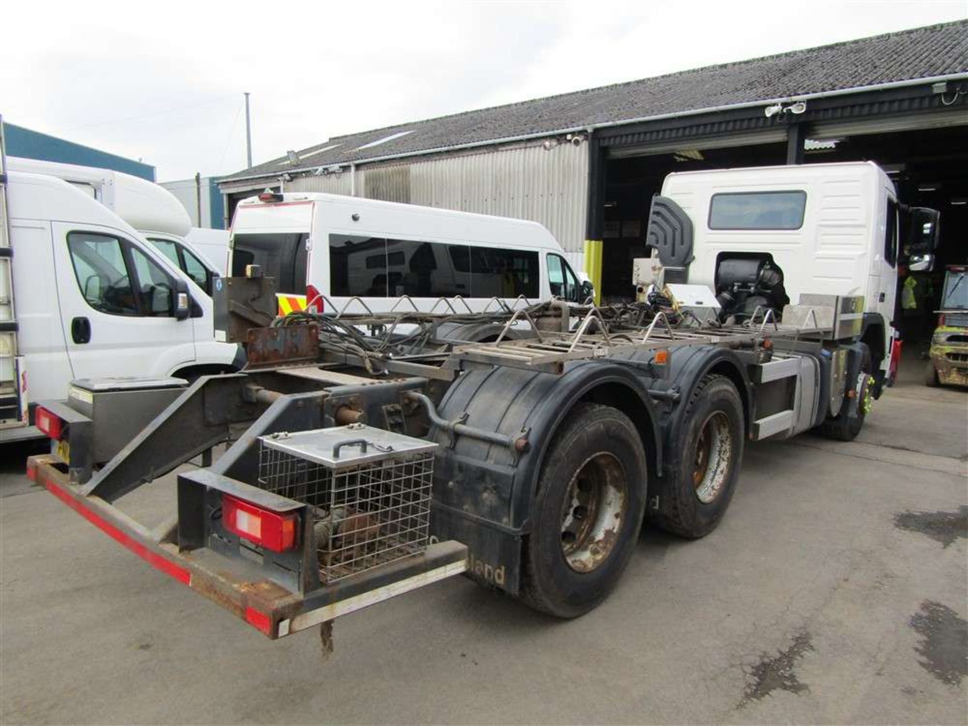 2014 14 reg Volvo FM 6 Wheel Chassis Cab (Direct United Utilities Water) - Image 4 of 7