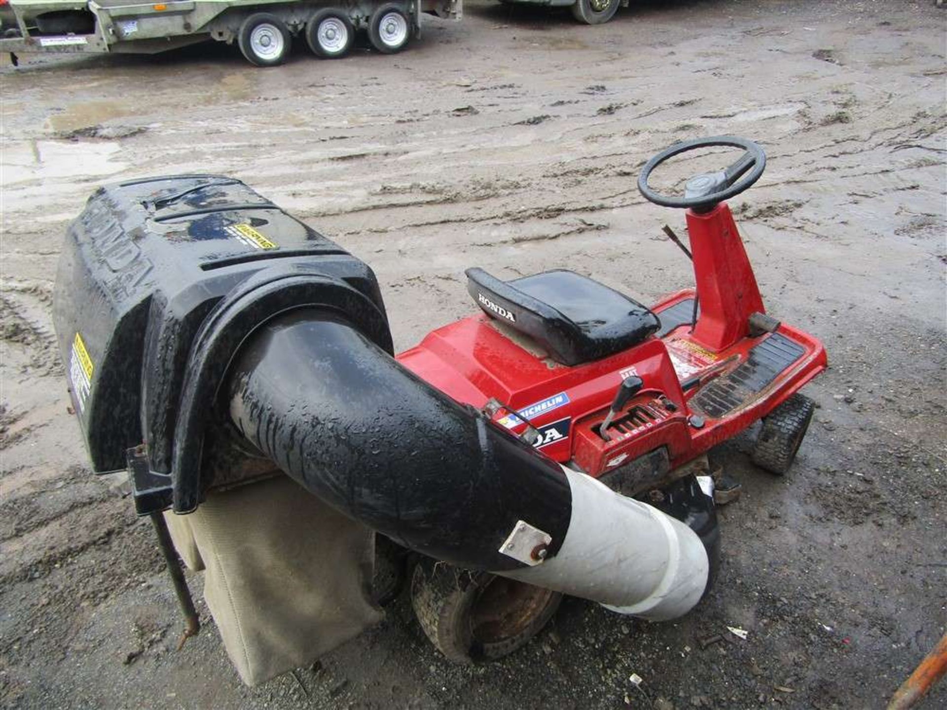 Honda Lawn Mower c/w Full Grass Collection Box