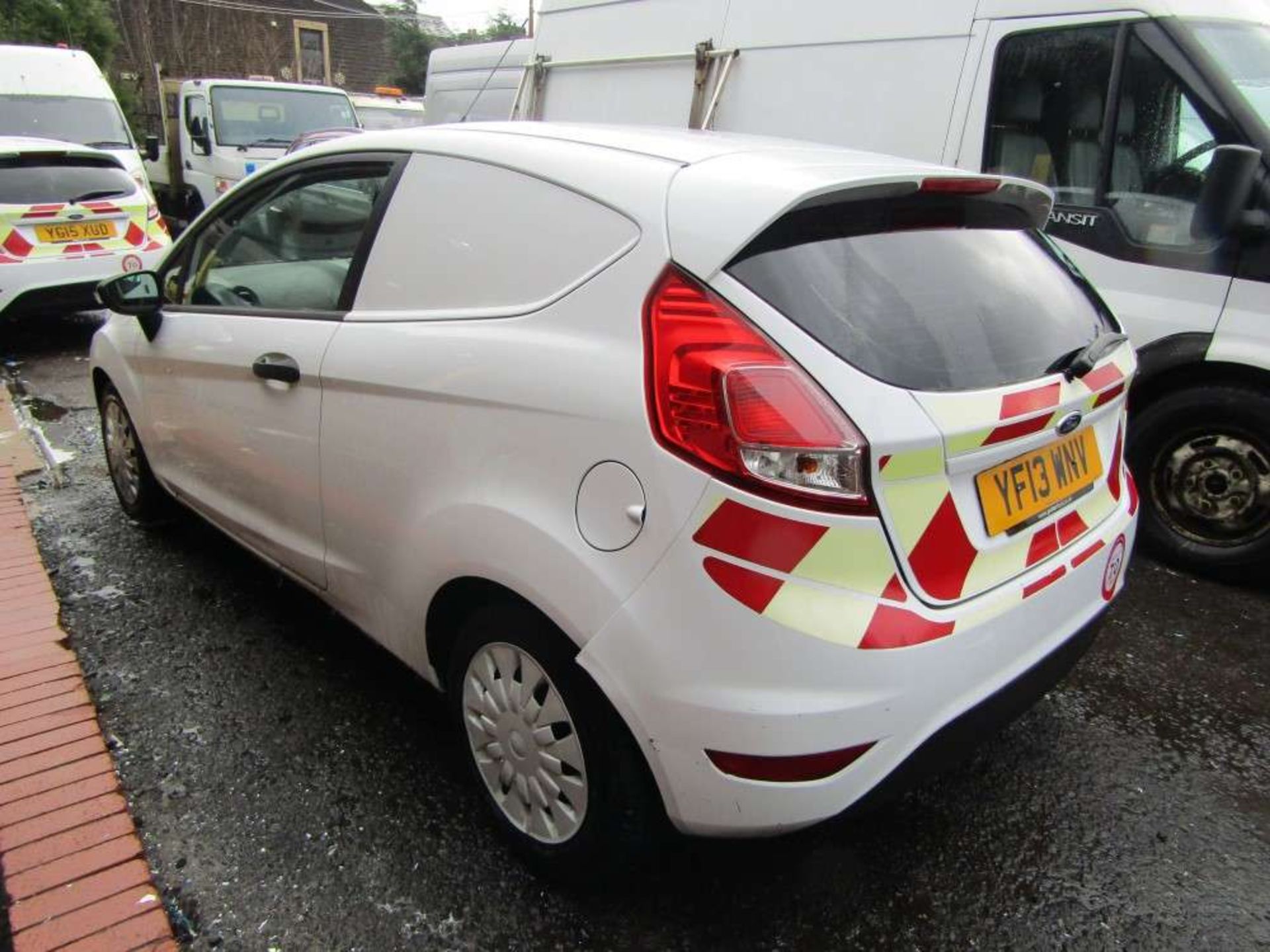 2013 13 reg Ford Fiesta Econetic Tech TDCI (Direct United Utilities Water) - Image 6 of 7