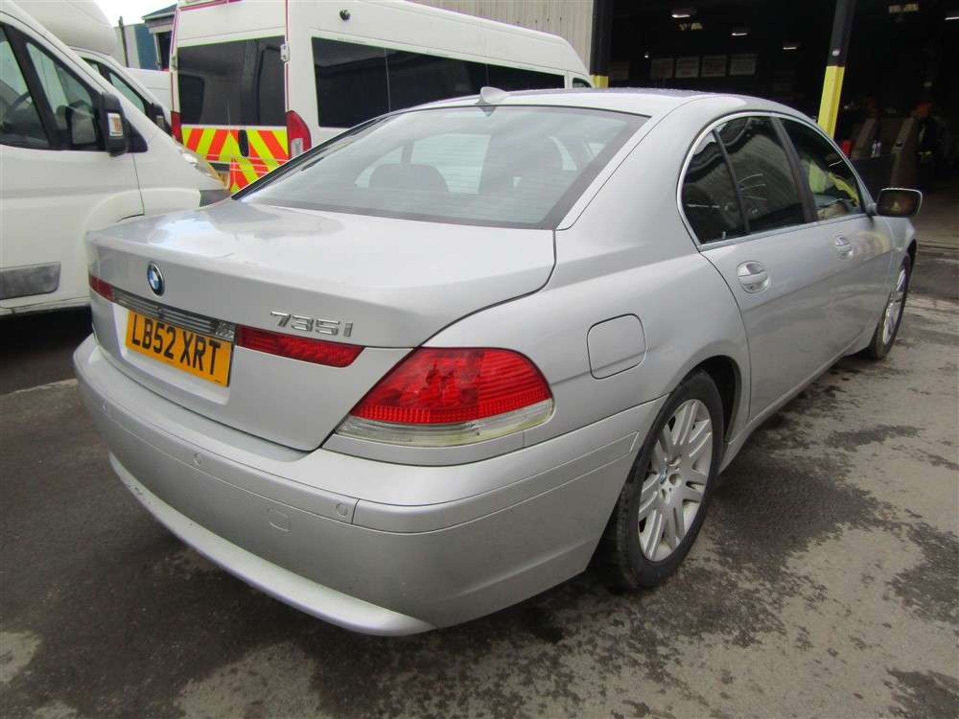 2002 52 reg BMW 735 Auto - Image 4 of 6