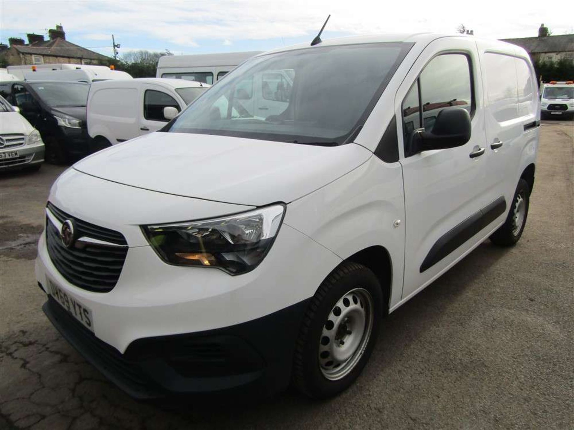 2019 69 reg Vauxhall Combo 2300 Edition S/S - Image 2 of 7