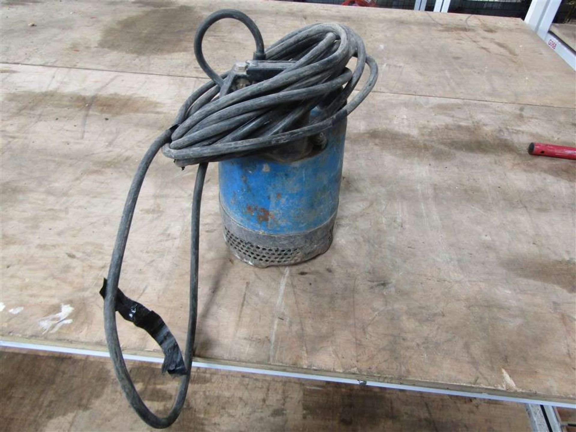 2" Submersible Pump c/w Hose (Direct Gap)