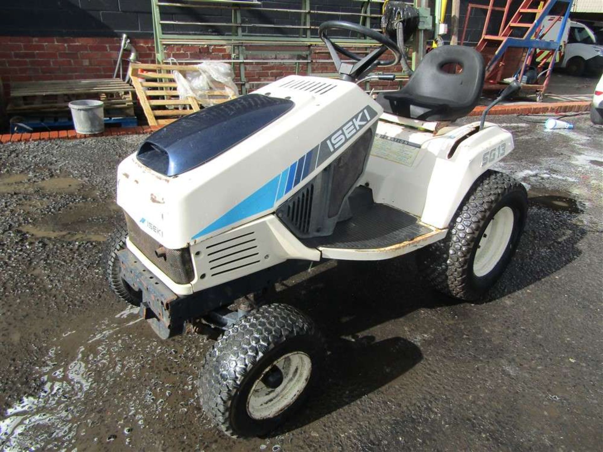 Iseki SG13 Diesel Tractor With PTO - Image 2 of 5