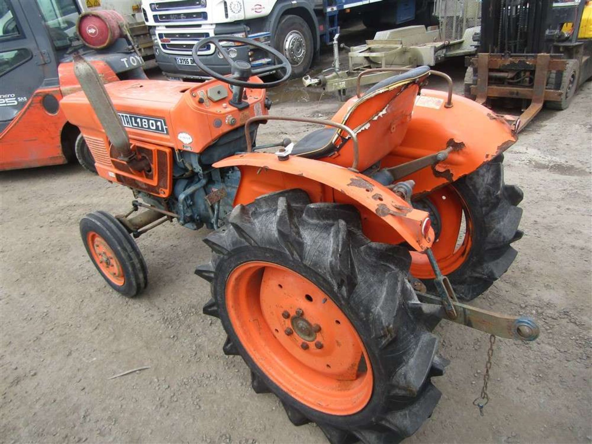 Kubota L1801 18hp 4 wd Compact Tractor with PTO - Bild 3 aus 5