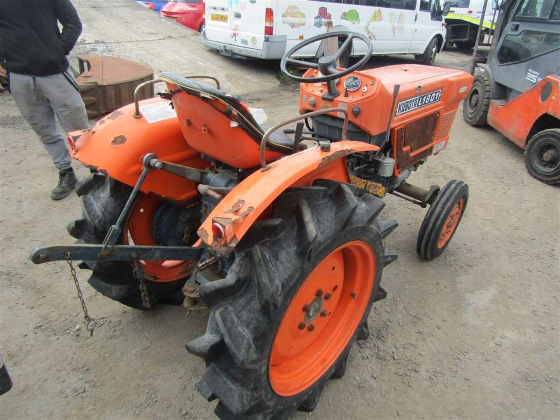 Kubota L1801 18hp 4 wd Compact Tractor with PTO - Image 4 of 5