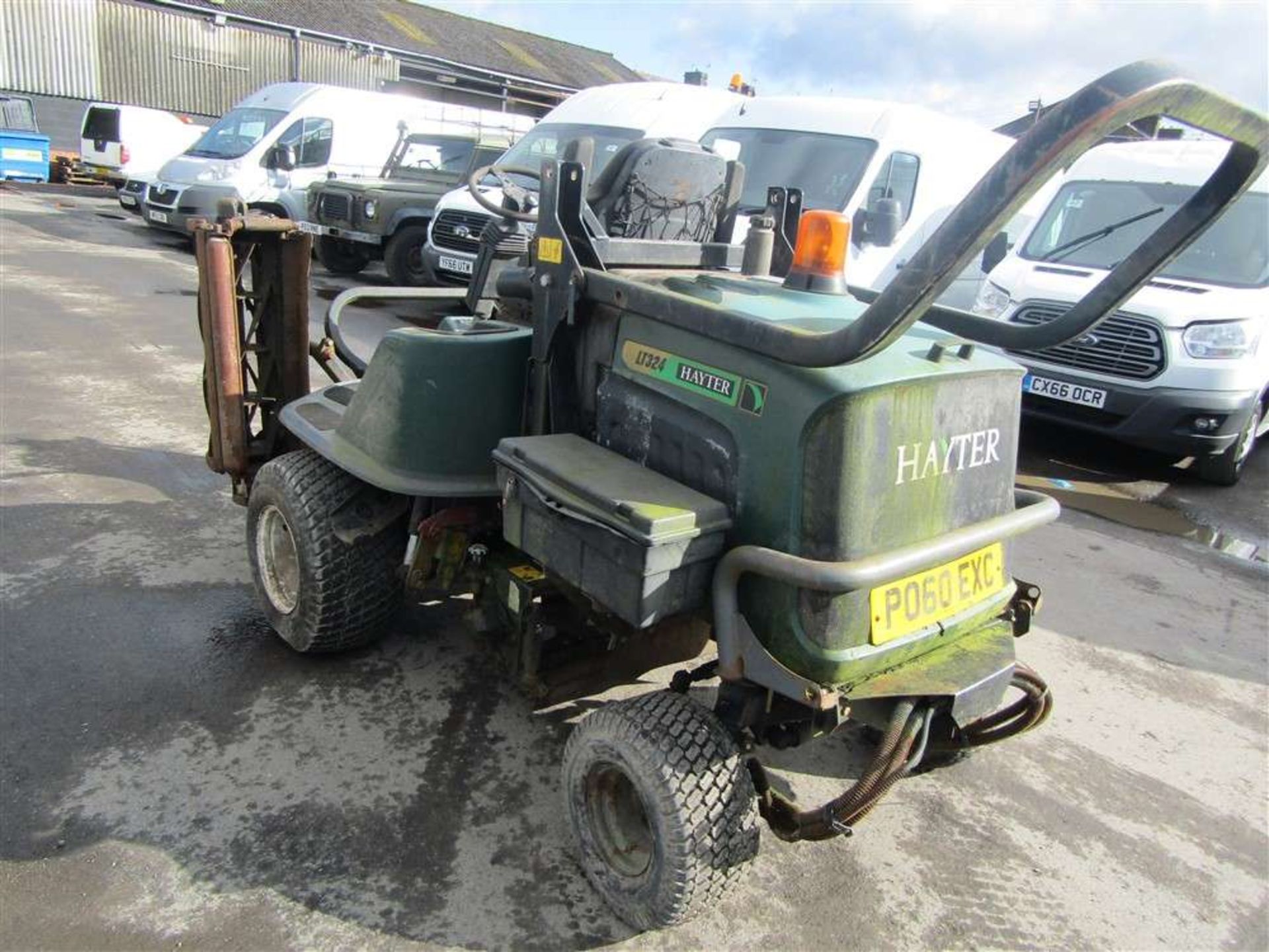 2010 60 reg Hayter L324 Triple Ride On Mower - Image 3 of 4