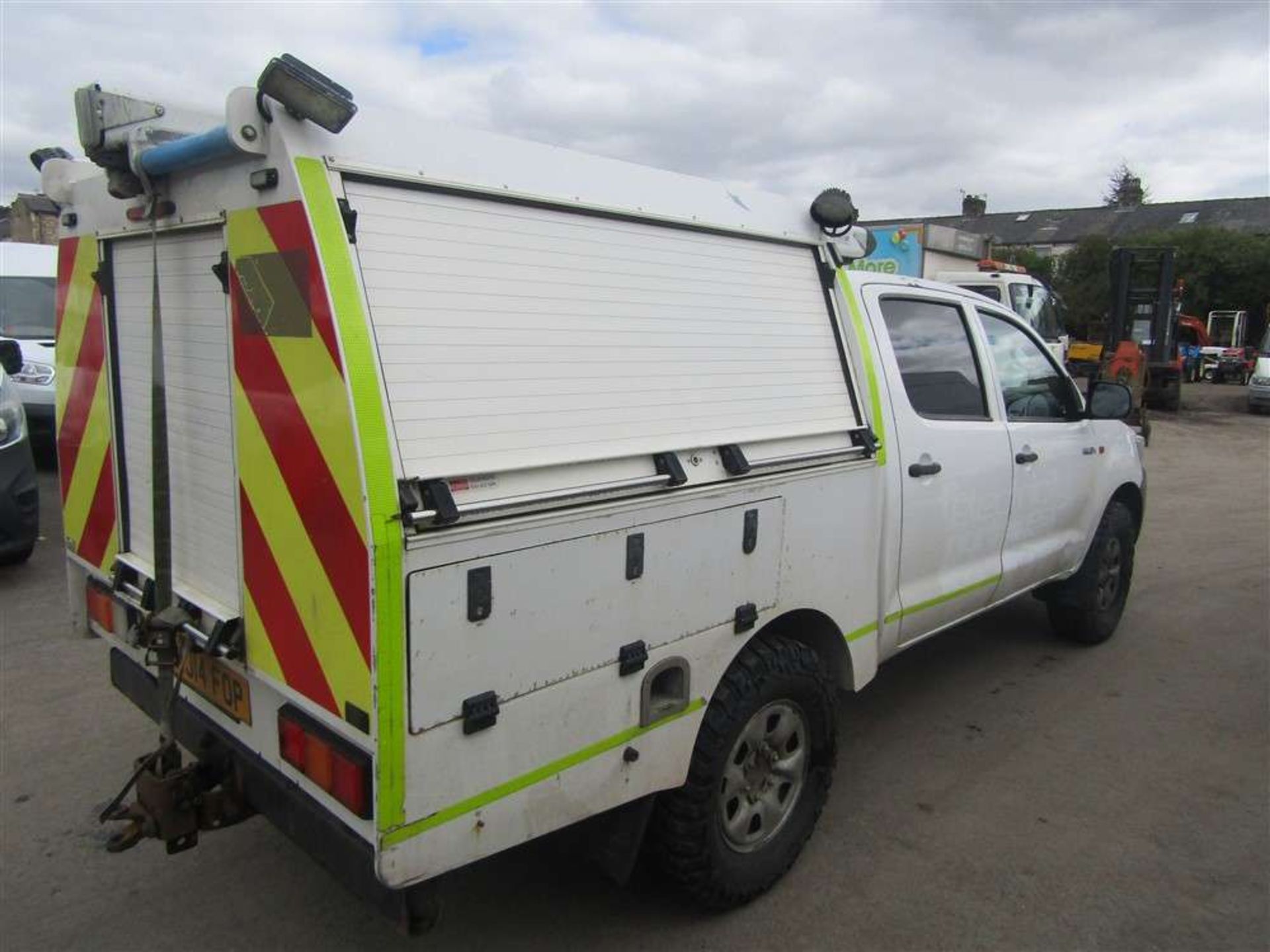 2014 14 reg Toyota Hilux Active D-4D 4x4 DCB (Direct Electricity North West) - Image 4 of 6