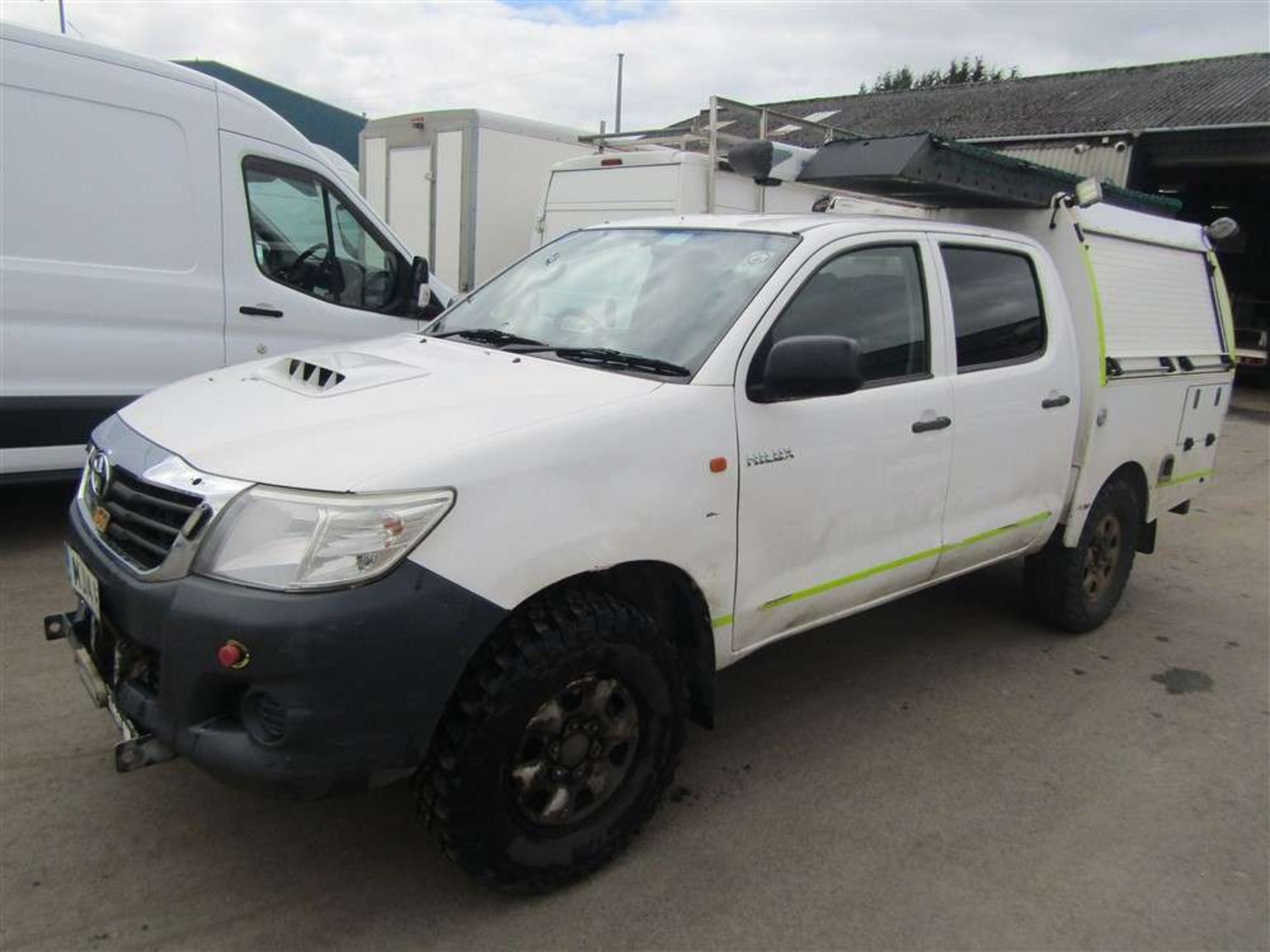 2014 14 reg Toyota Hilux Active D-4D 4x4 DCB (Direct Electricity North West) - Image 2 of 6