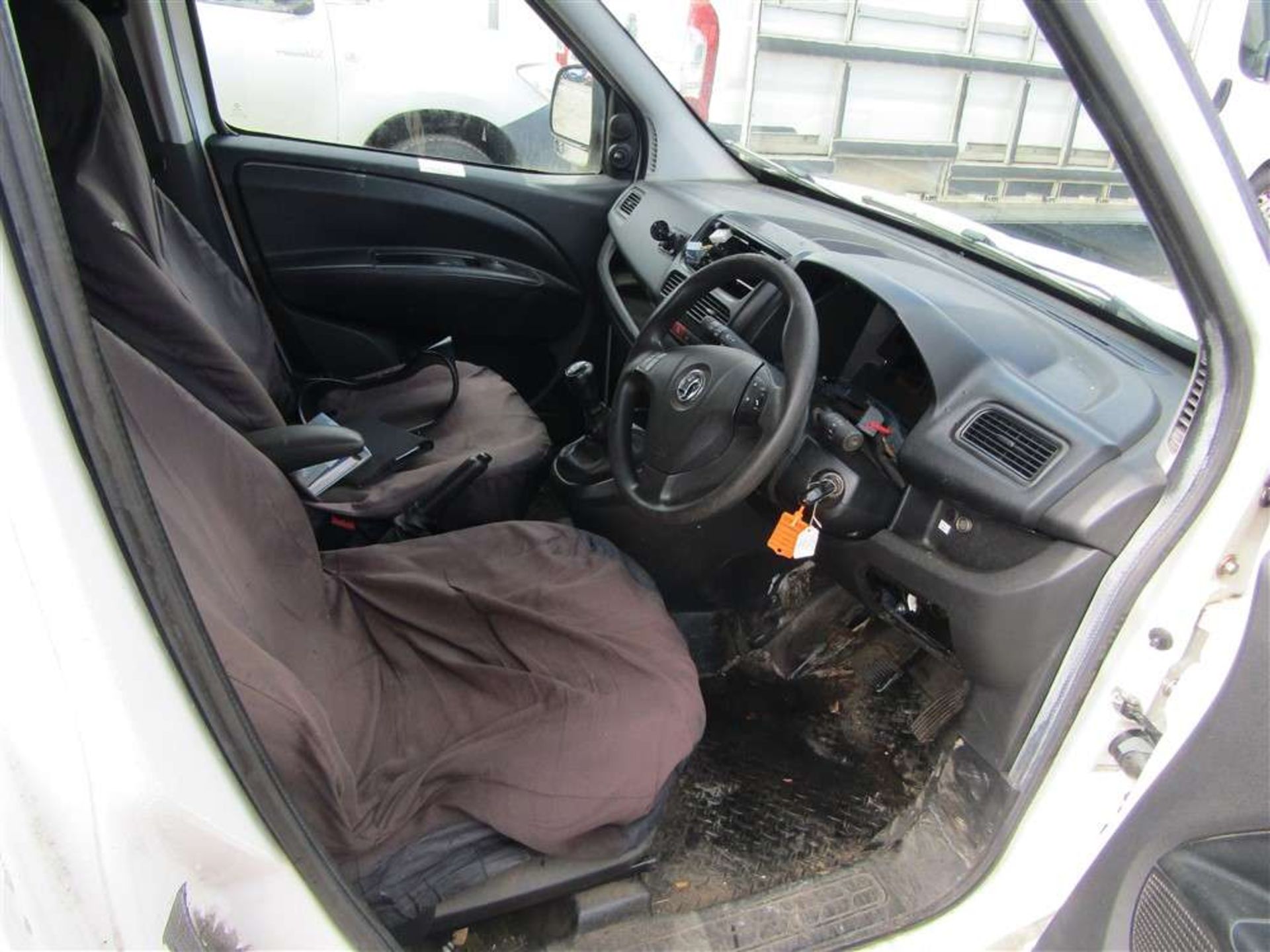 2014 63 reg Vauxhall Combo 2300 L1H1 CDTI (Runs but no dash, clocks, etc) (Direct UU Water) - Image 6 of 6