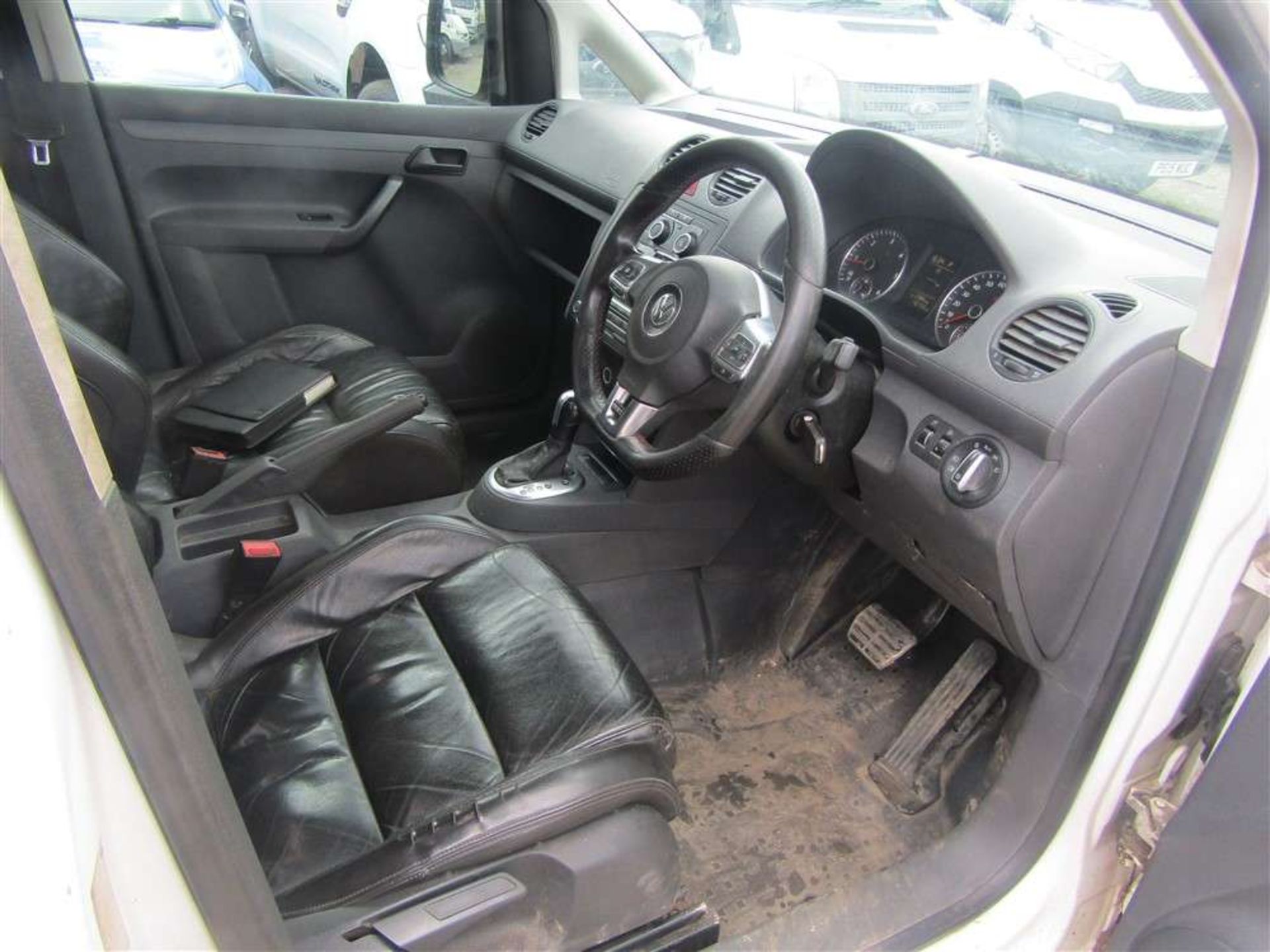 2011 60 reg VW Caddy C20 TDI S-A - Image 5 of 7