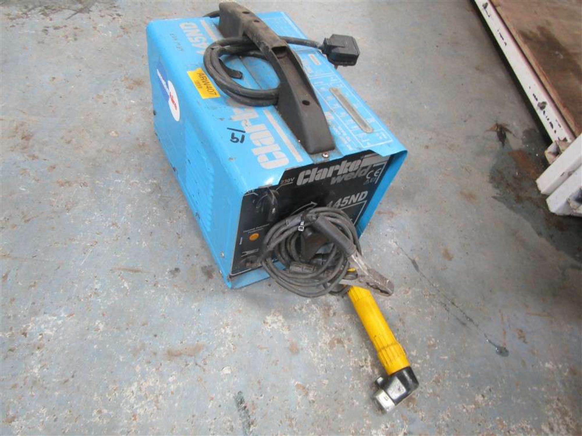 140amp Dual Voltage Arc Welder c/w Leads (Direct Hire Co)