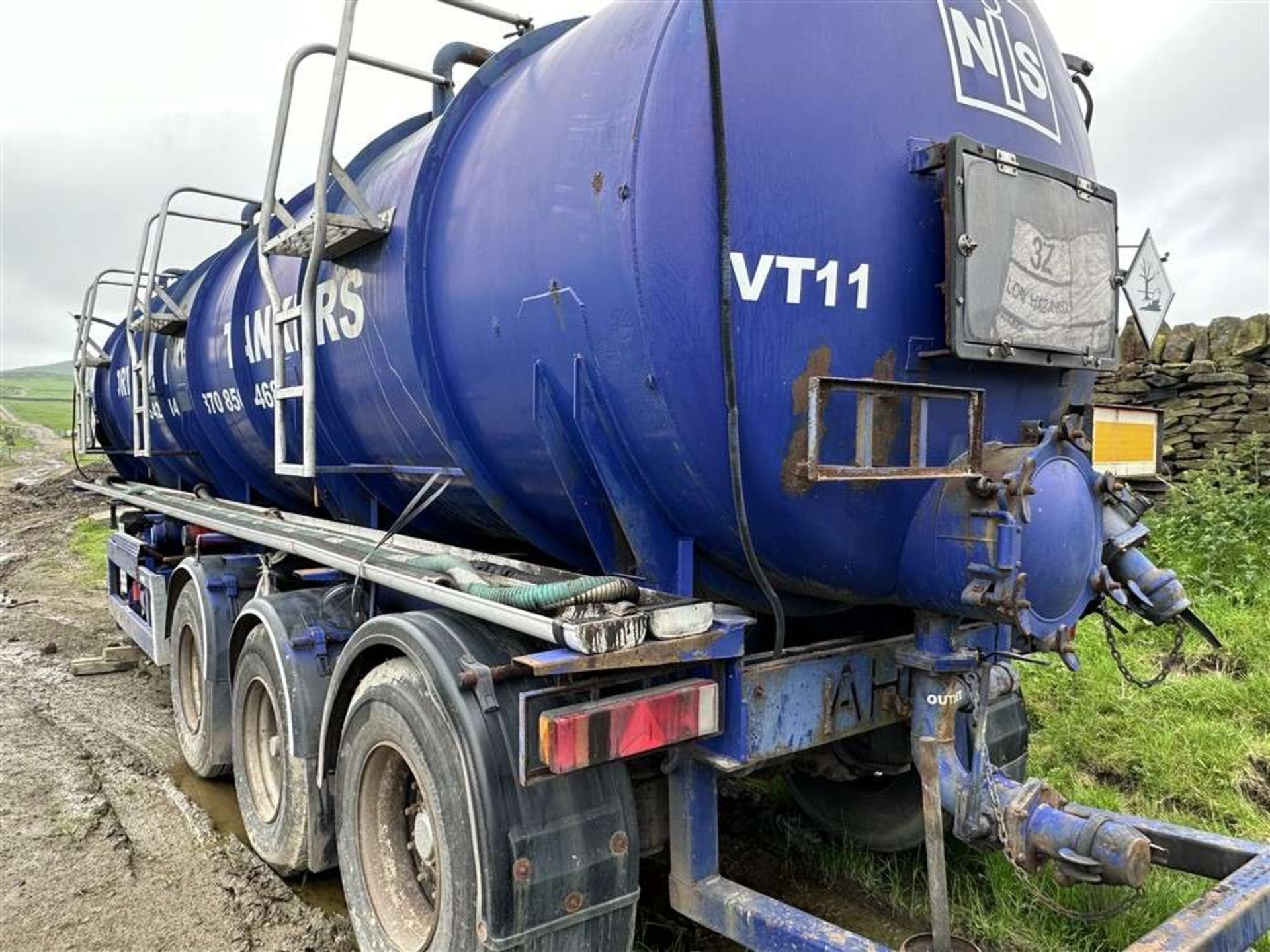 2003 Tri Axle Slurry Tank (Sold on Site - Burnley) - Image 2 of 3